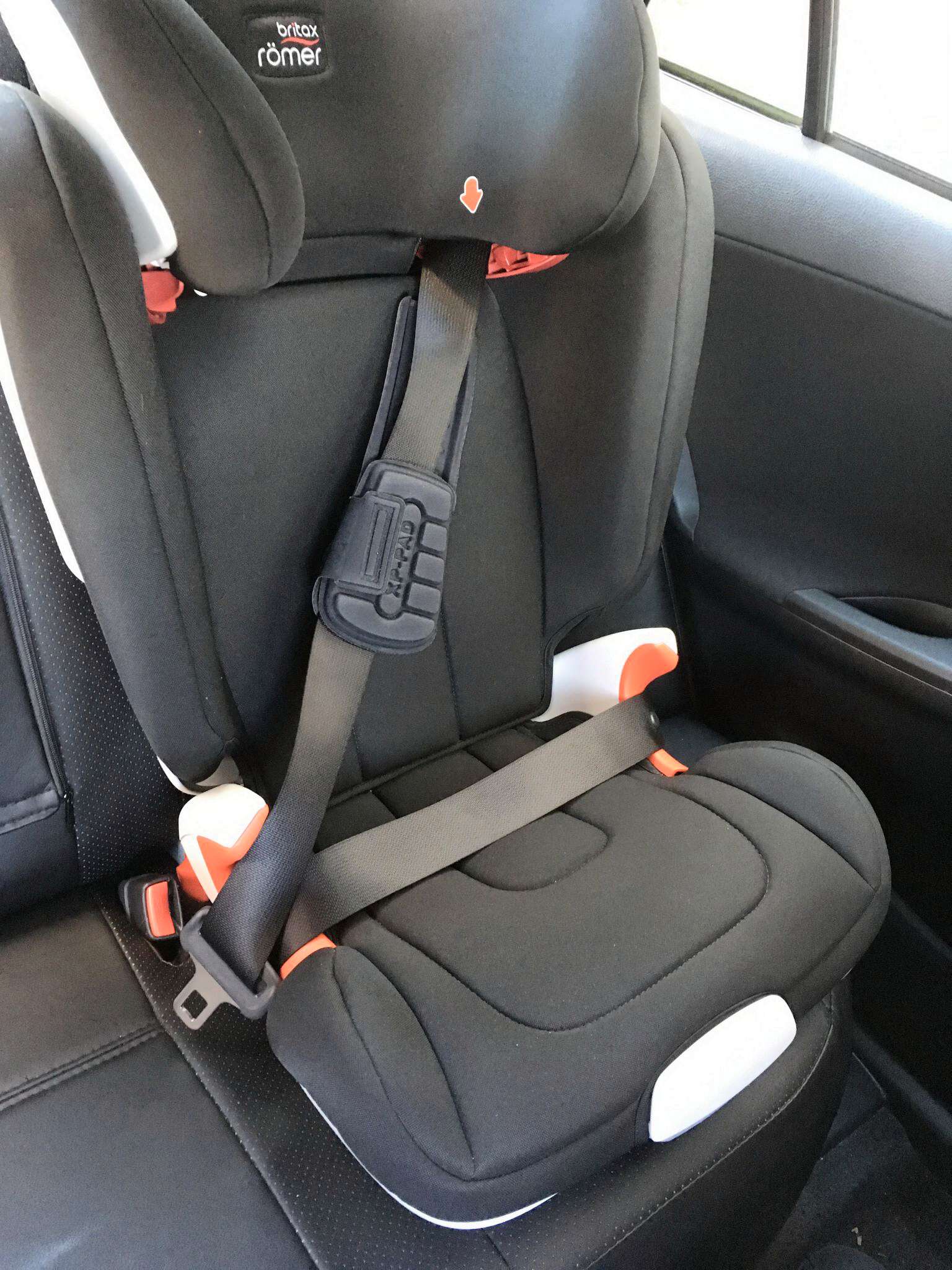 Автокресло Britax Roemer Kidfix XP SICT Cosmos Black Trendline