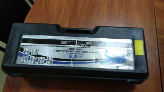 Домкрат подкатной 2,5 тонны STELS 51132 с фиксатором, в кейсе ...