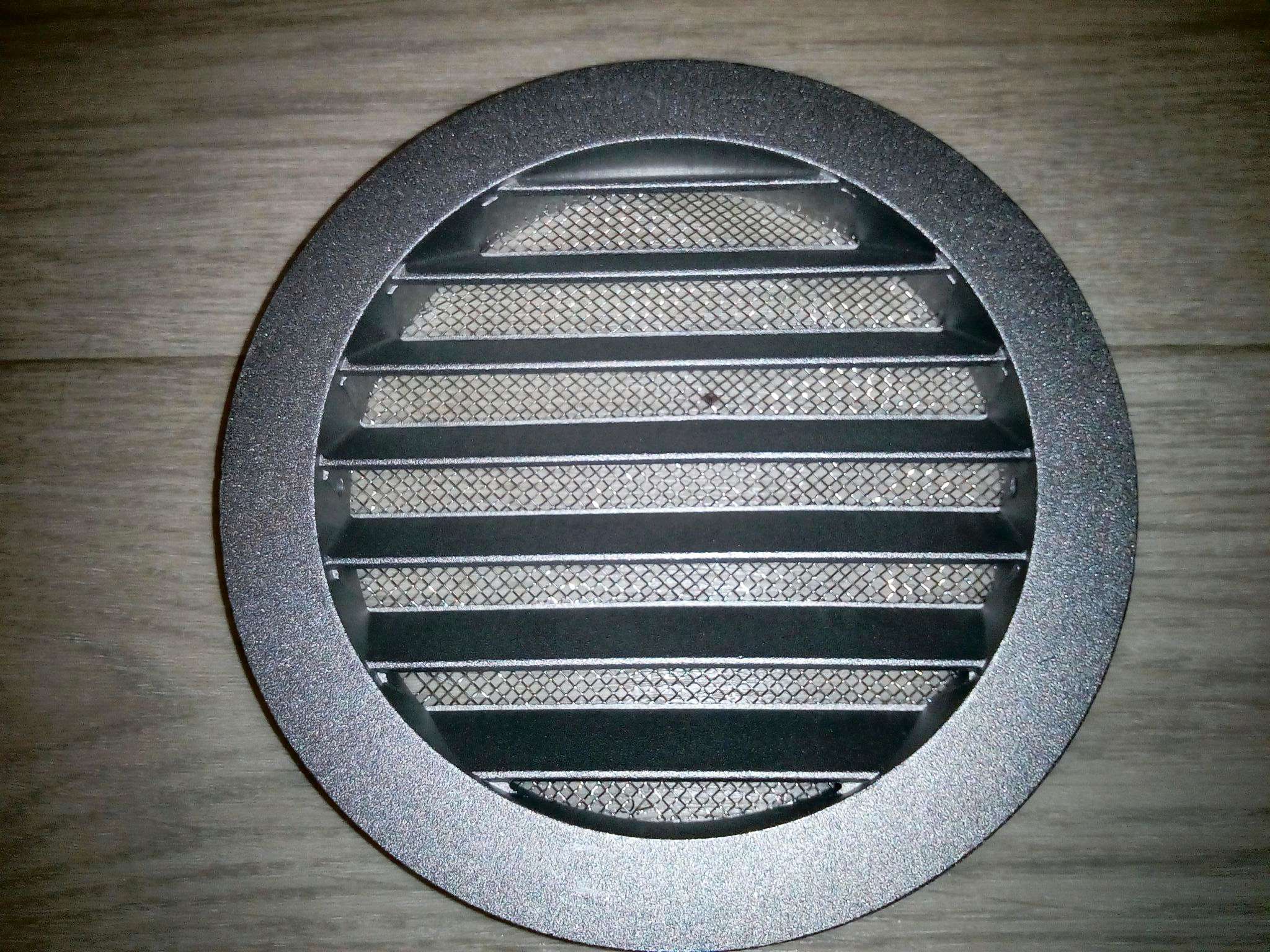 решетка для вытяжки на кухне металлическая с закрывающими пластинами