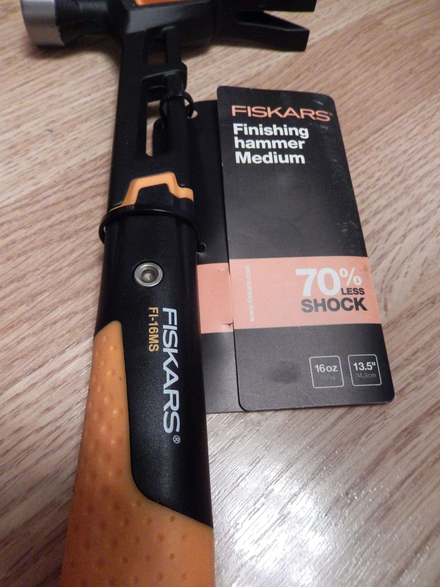 Молоток столярный FISKARS 16oz/13.5, 1020213 — купить в интернет ...