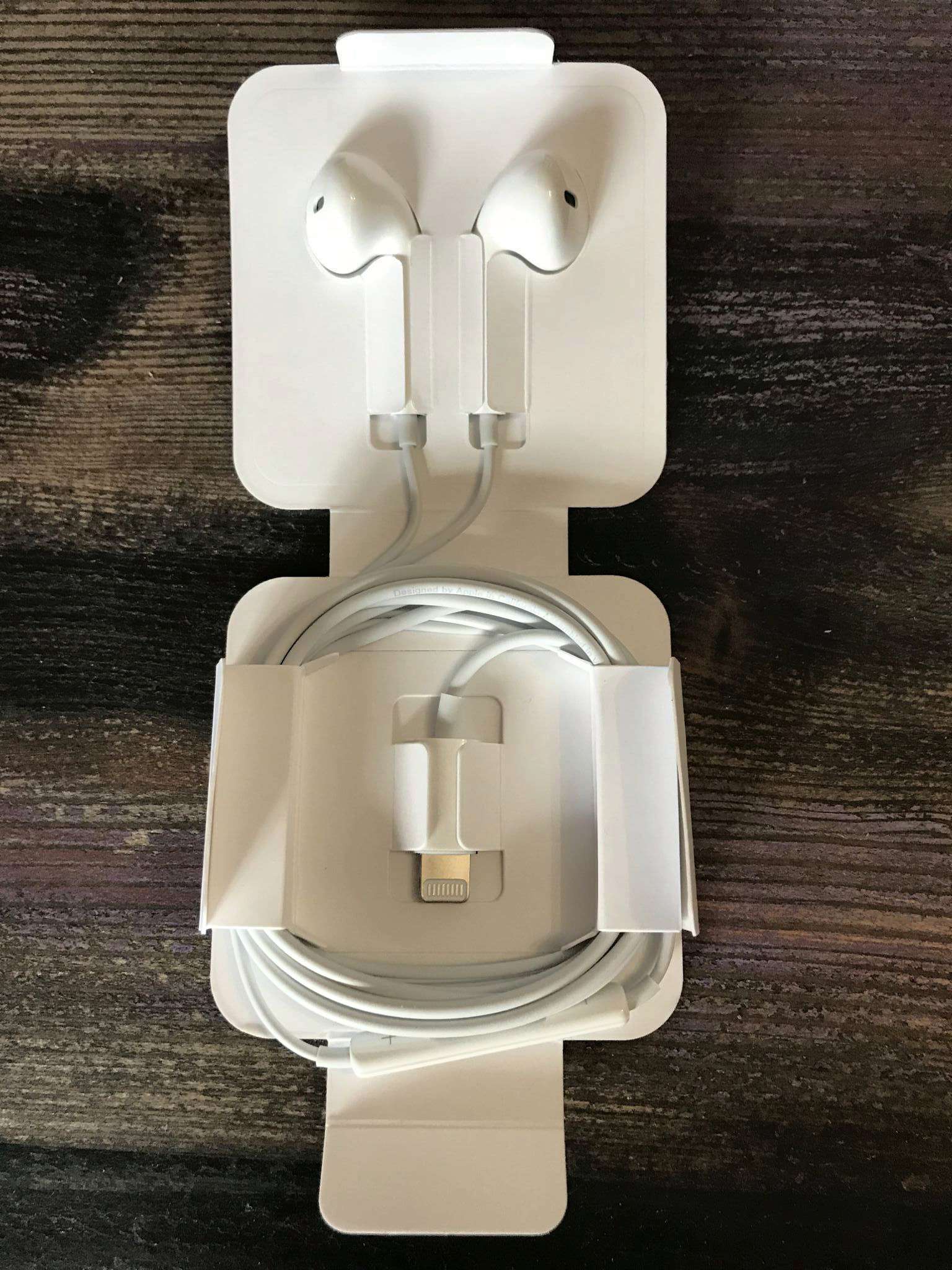 Гарнитура earpods lightning h7 для apple с управлением громкостью и микрофоном