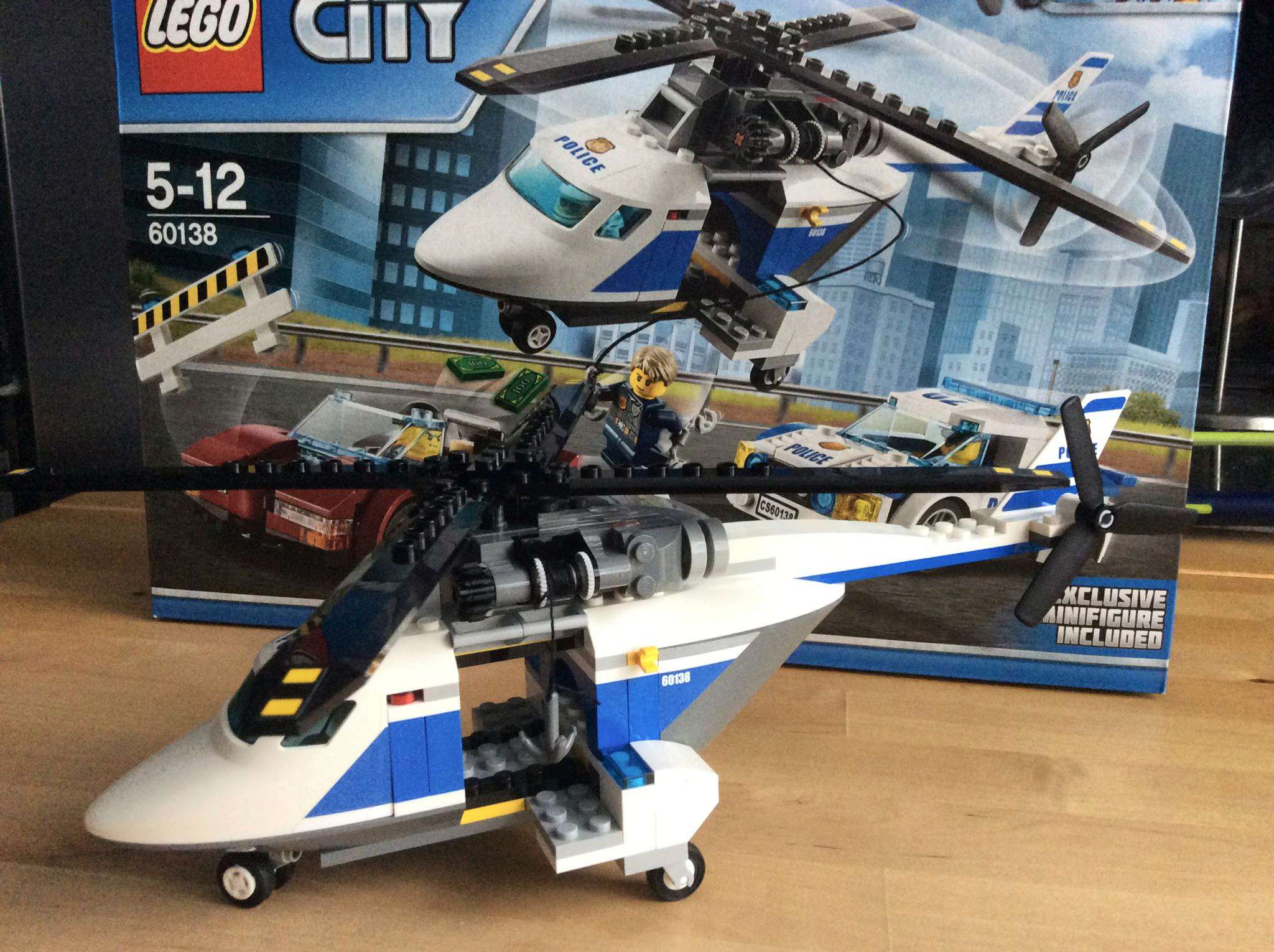 Lego police helicopter 60138 on sale