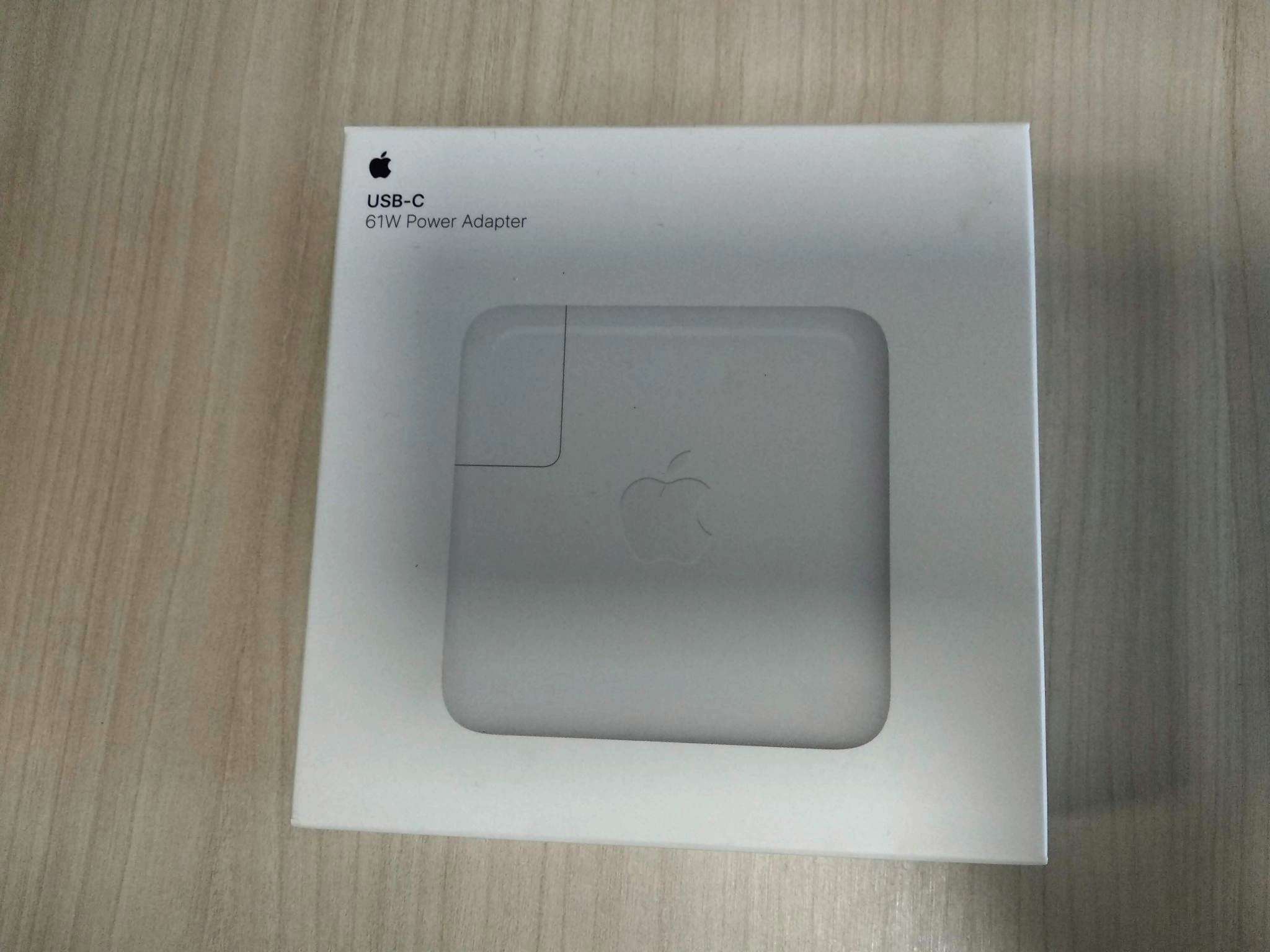 Адаптер питания Apple 61W USB-C Power Adapter (MRW22ZM/A) — купить по ...
