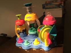 igrovoy_nabor_hasbro_play_doh_fabrika_pirognih_1458915300_1.JPG
