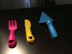 igrovoy_nabor_hasbro_play_doh_fabrika_pirognih_1458915340_1.JPG