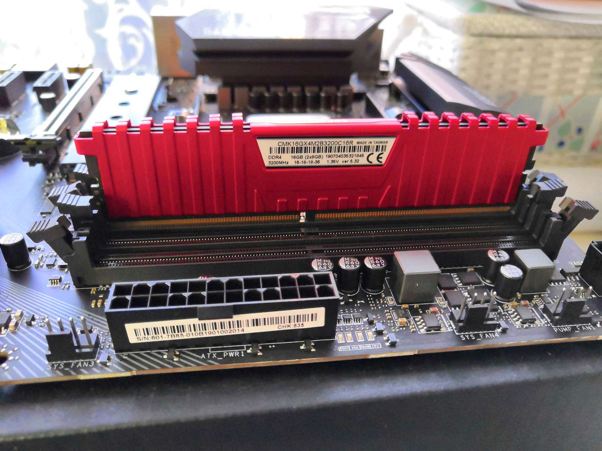 Оперативная память Corsair DDR4 16Gb (2x8Gb) 3200MHz pc-25600