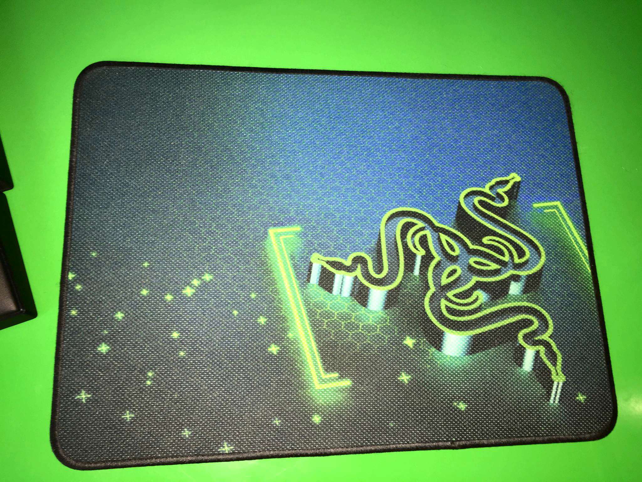 Скользящие коврики. Коврик Razer Goliathus Star Wars. Razer Goliathus old. Коврик для мыши с подсветкой. Можно ли стирать коврик для мыши Razer