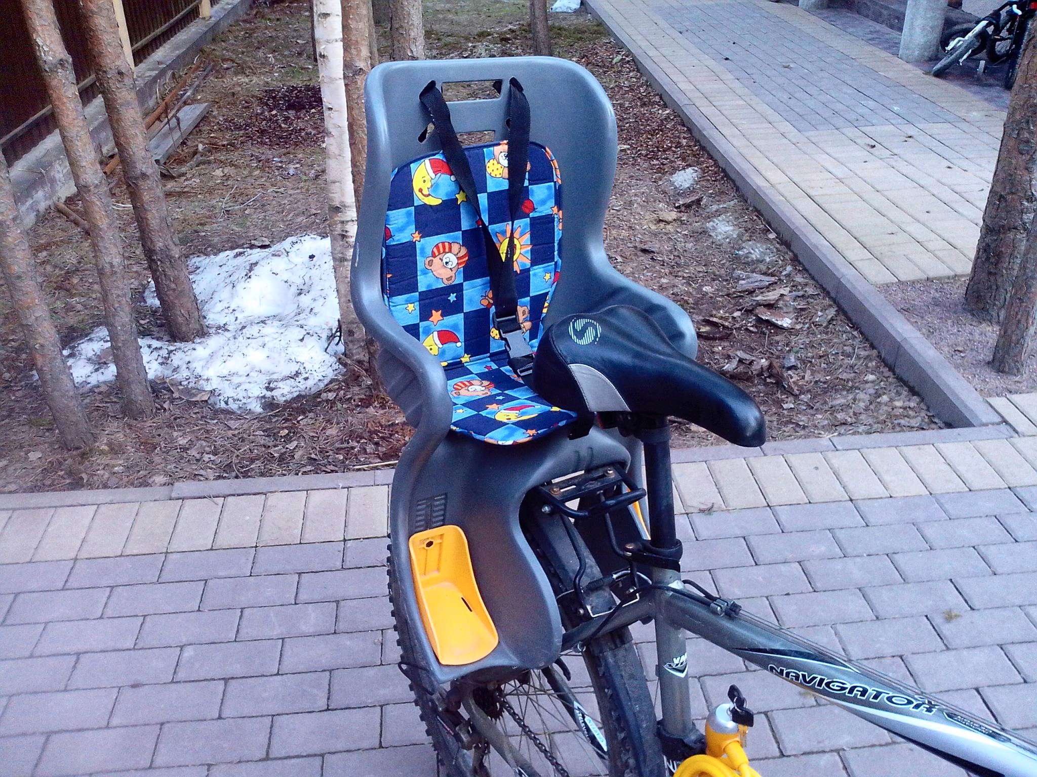 детское кресло на велосипед до 30 кг
