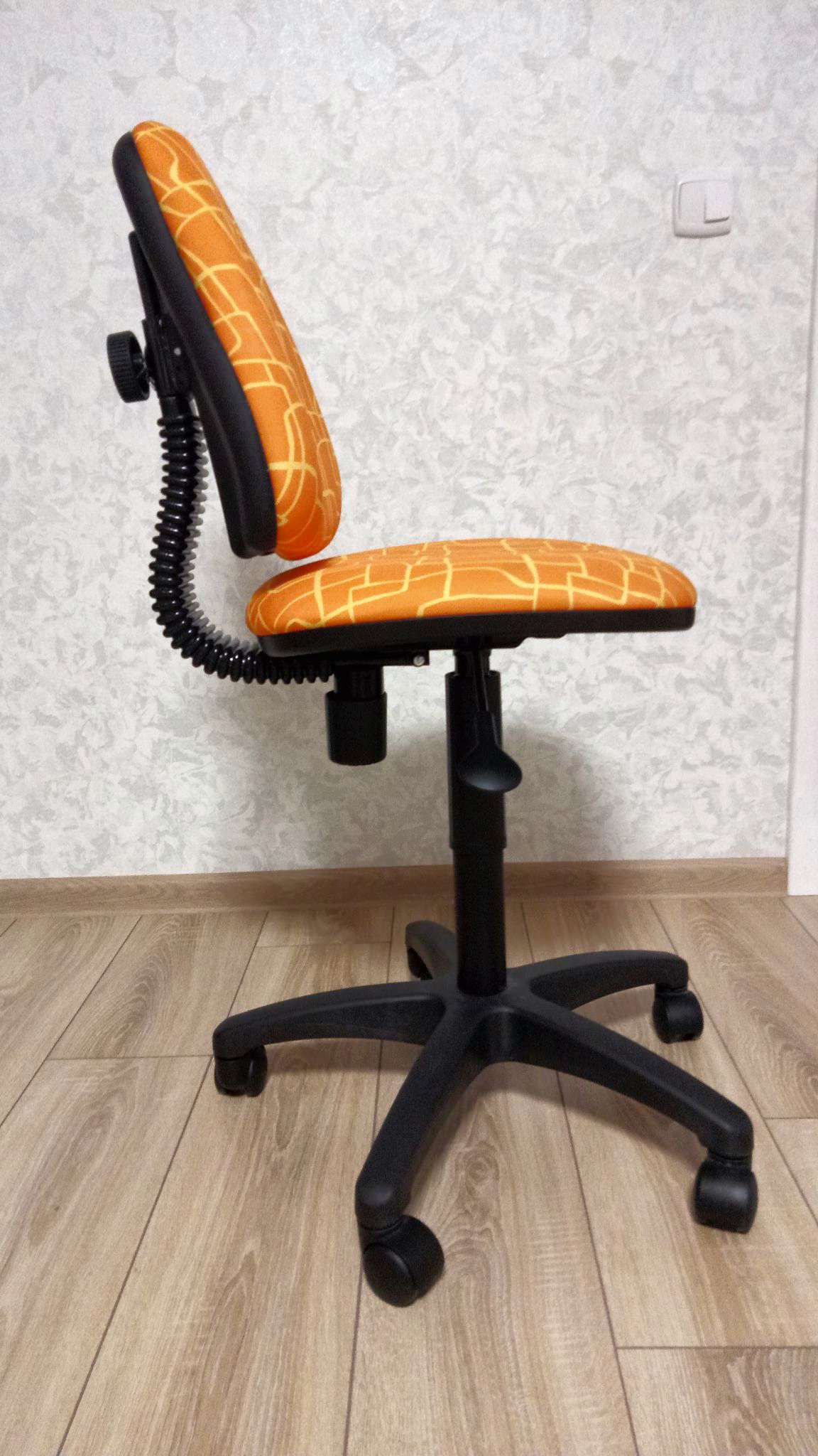 Детское компьютерное кресло бюрократ kd 4 f giraffe