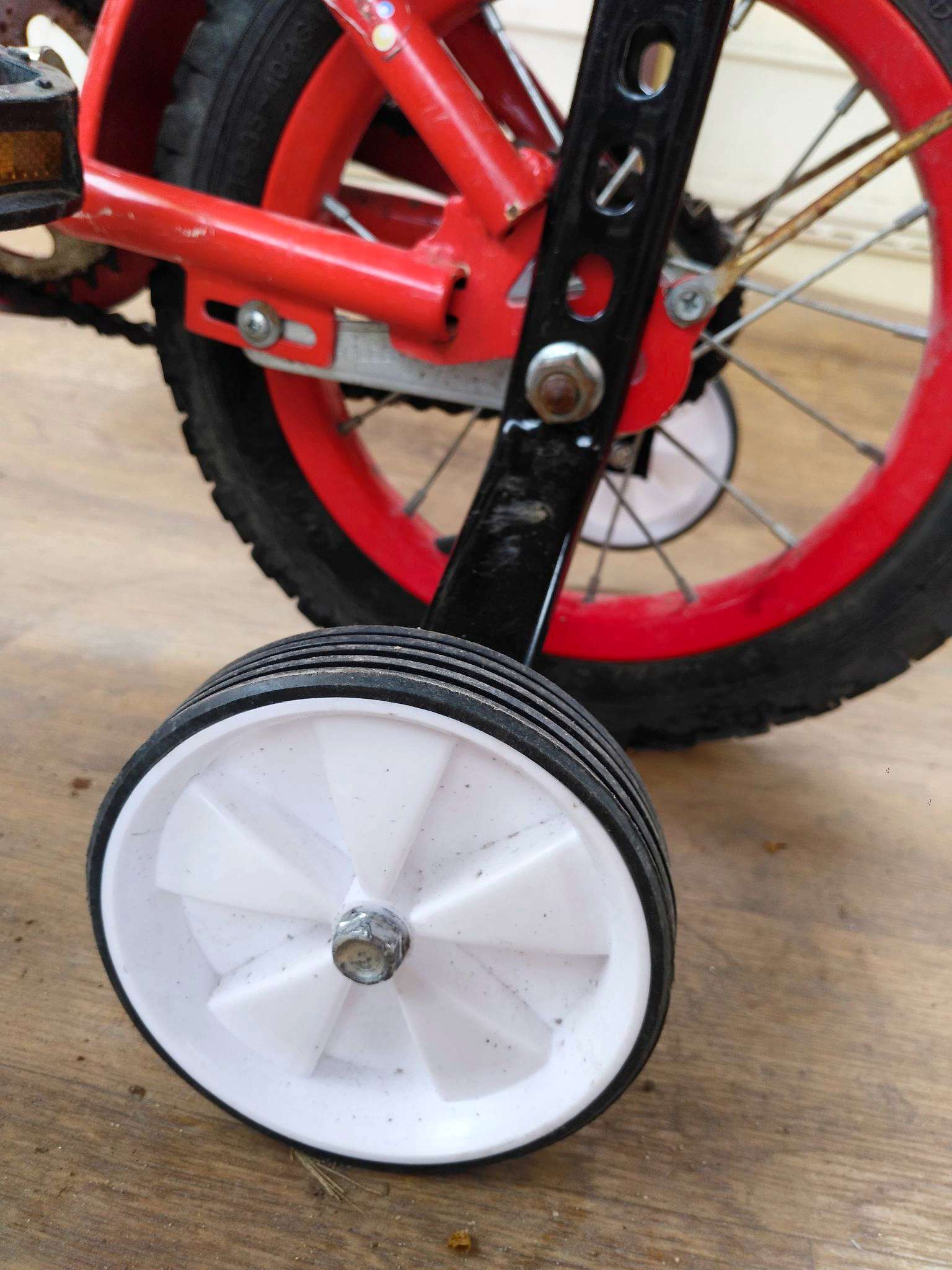 Боковые колеса для велосипеда 12 дюймов specialized