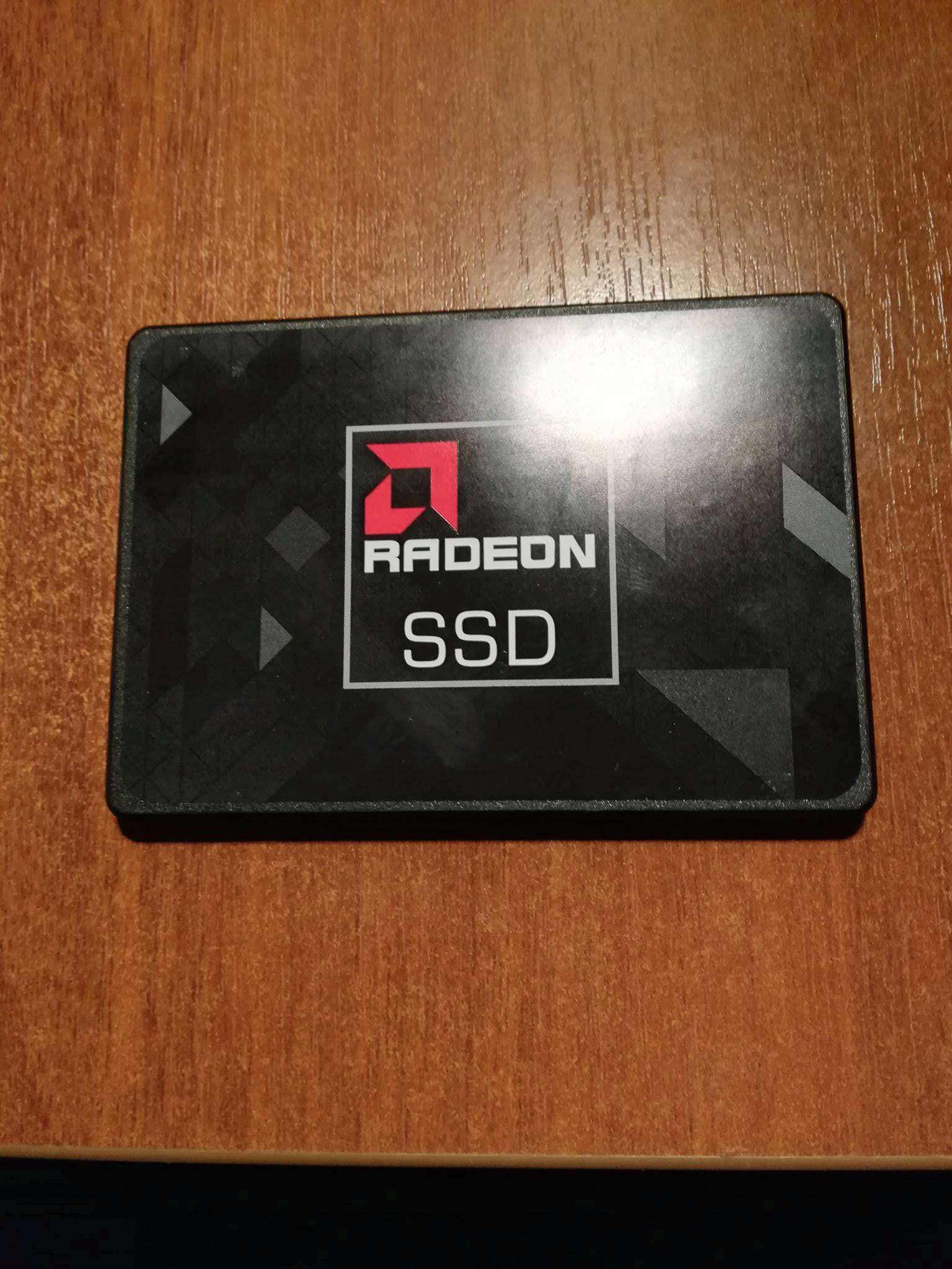 Amd ssd 240. SSD Radeon 240 GB. SSD 240 AMD 2.5. SSD AMD Radeon a5 240. R5sl240g.