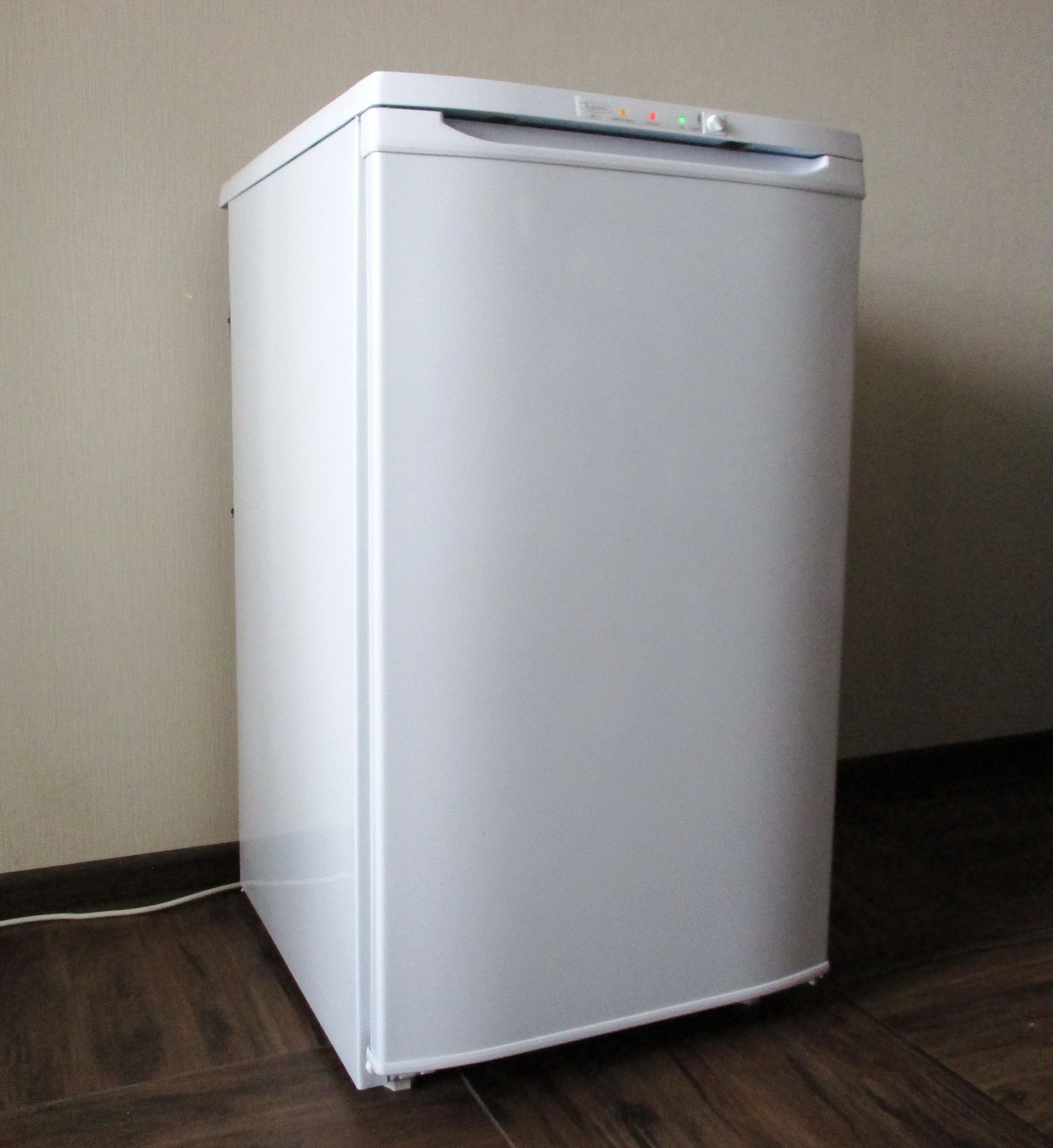 Купля холодильника б у авито. MOROZILNIK Biryusa 112. Морозильник-шкаф Бирюса m112. Морозильная камера Бирюса м112. Бирюса 112 Бирюса.