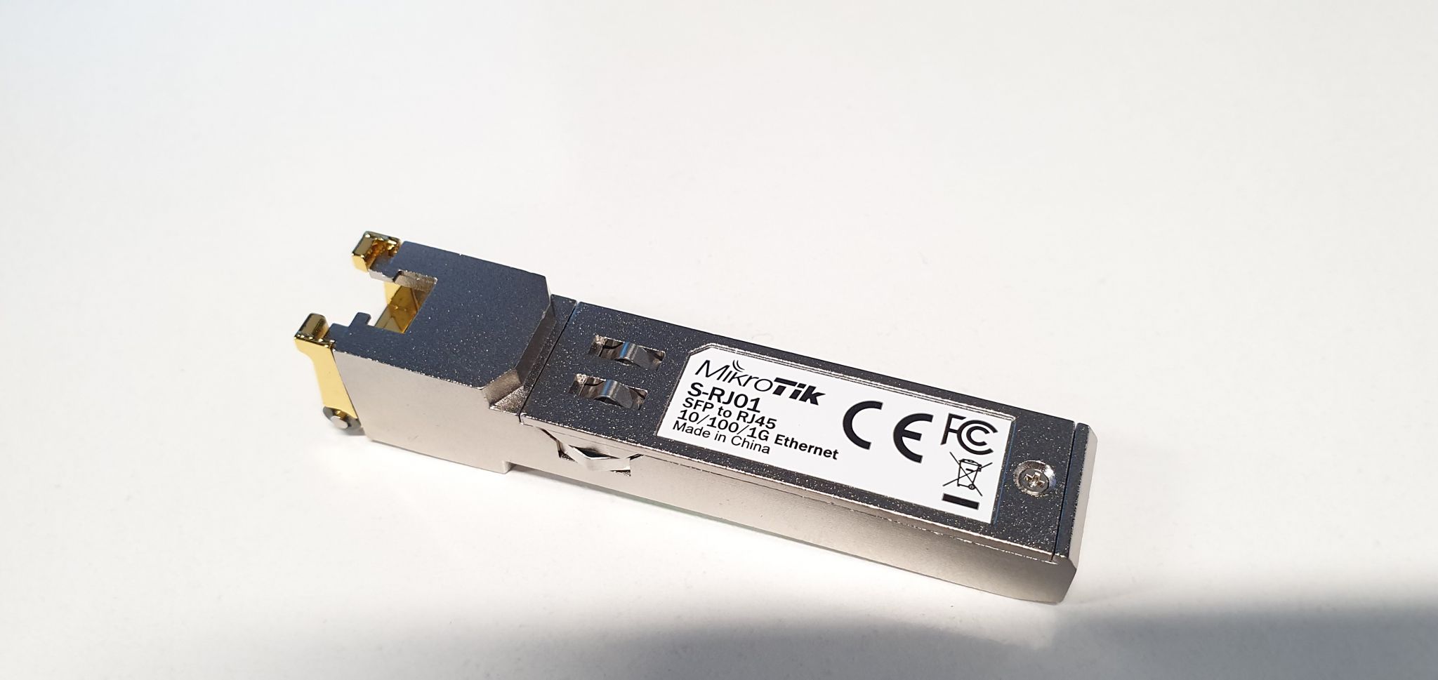 Sfp модуль mikrotik. Mikrotik s-rj01. Mikrotik SFP rj45. Модуль SFP Mikrotik s-53lc20d. S-rj01.