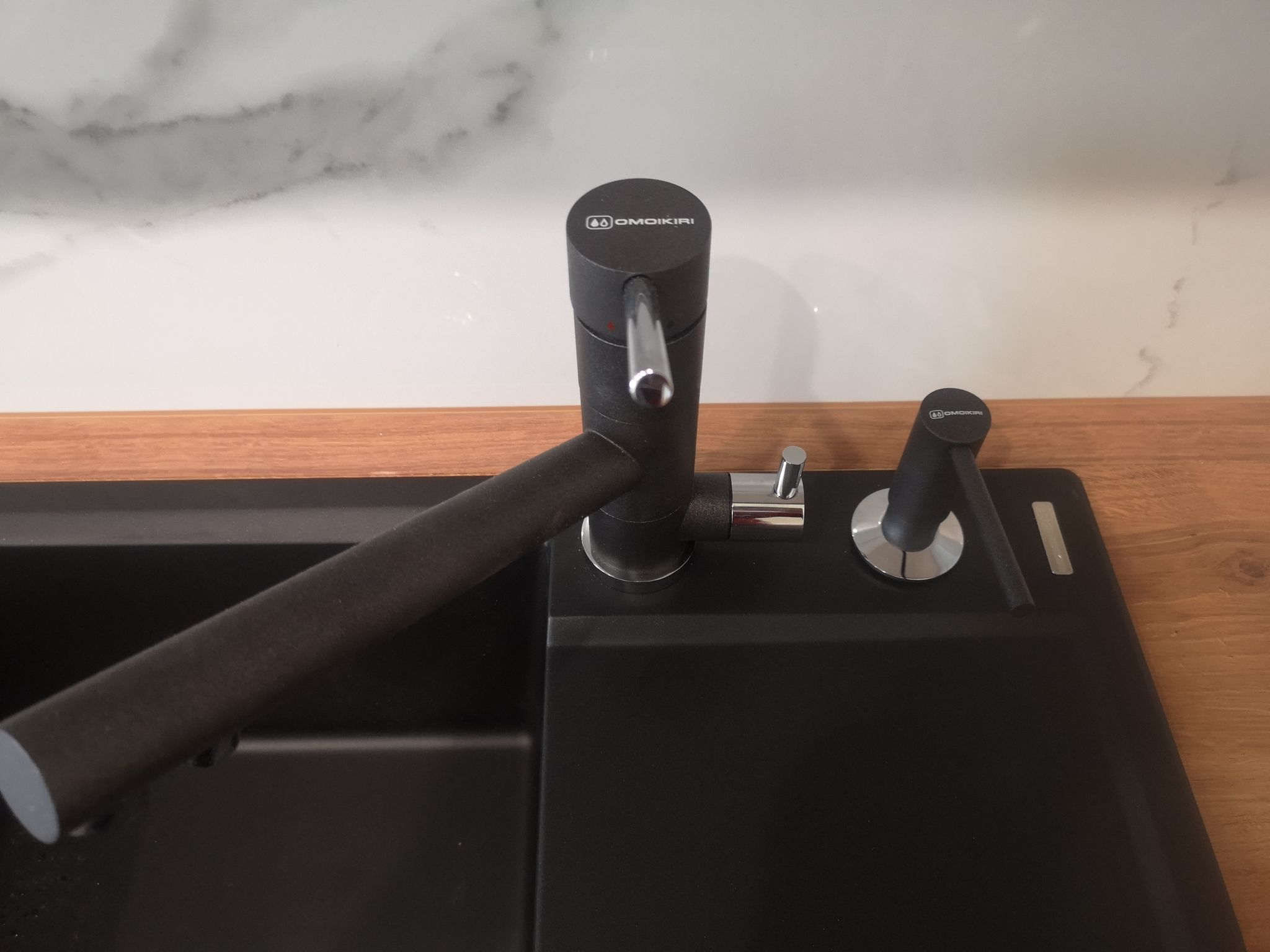 Смеситель для кухни Omoikiri Tonami-BL 4994058 - купить по низкой цене в интерне
