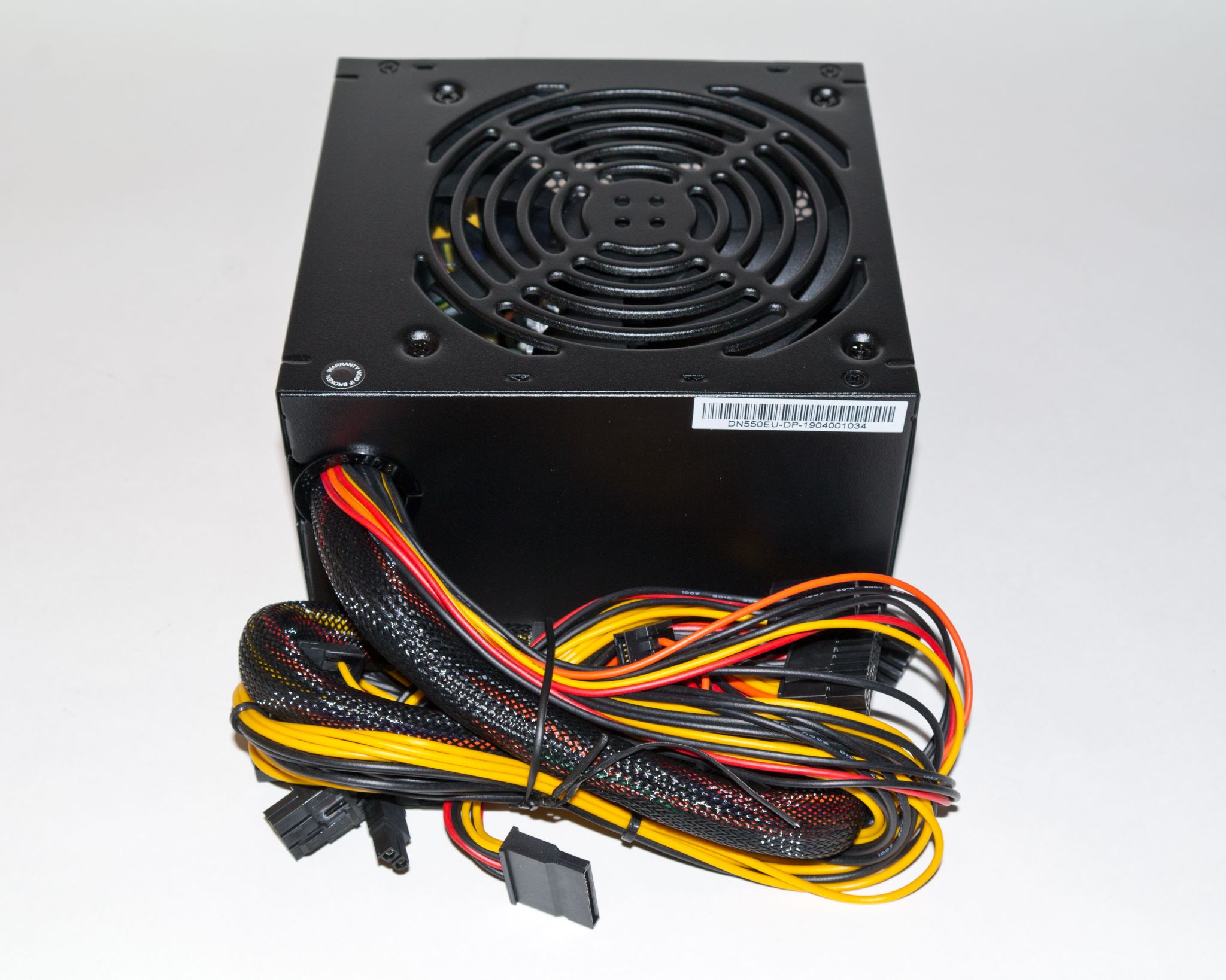 Deepcool pk650d. Блок питания Deepcool dn550. Блок питания Deepcool 550w ATX. Блок питания Deepcool dn550 550w dp-230eu-dn550. 550w Deepcool Nova 80+.