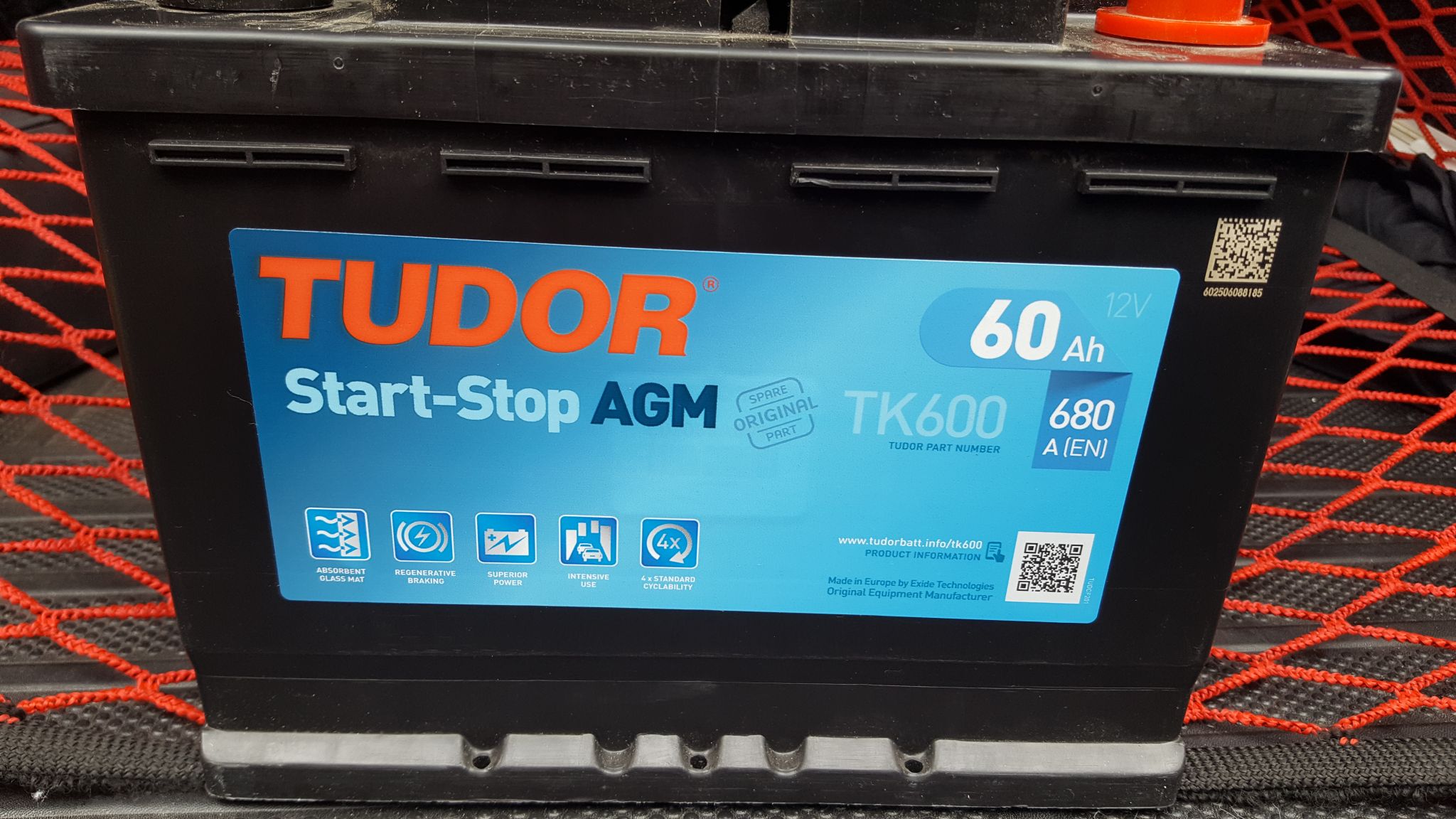Аккумулятор start agm. Аккумулятор Тудор АГМ 60. Tudor AGM аккумуляторы. Tudor AGM 60. Tudor start-stop AGM.