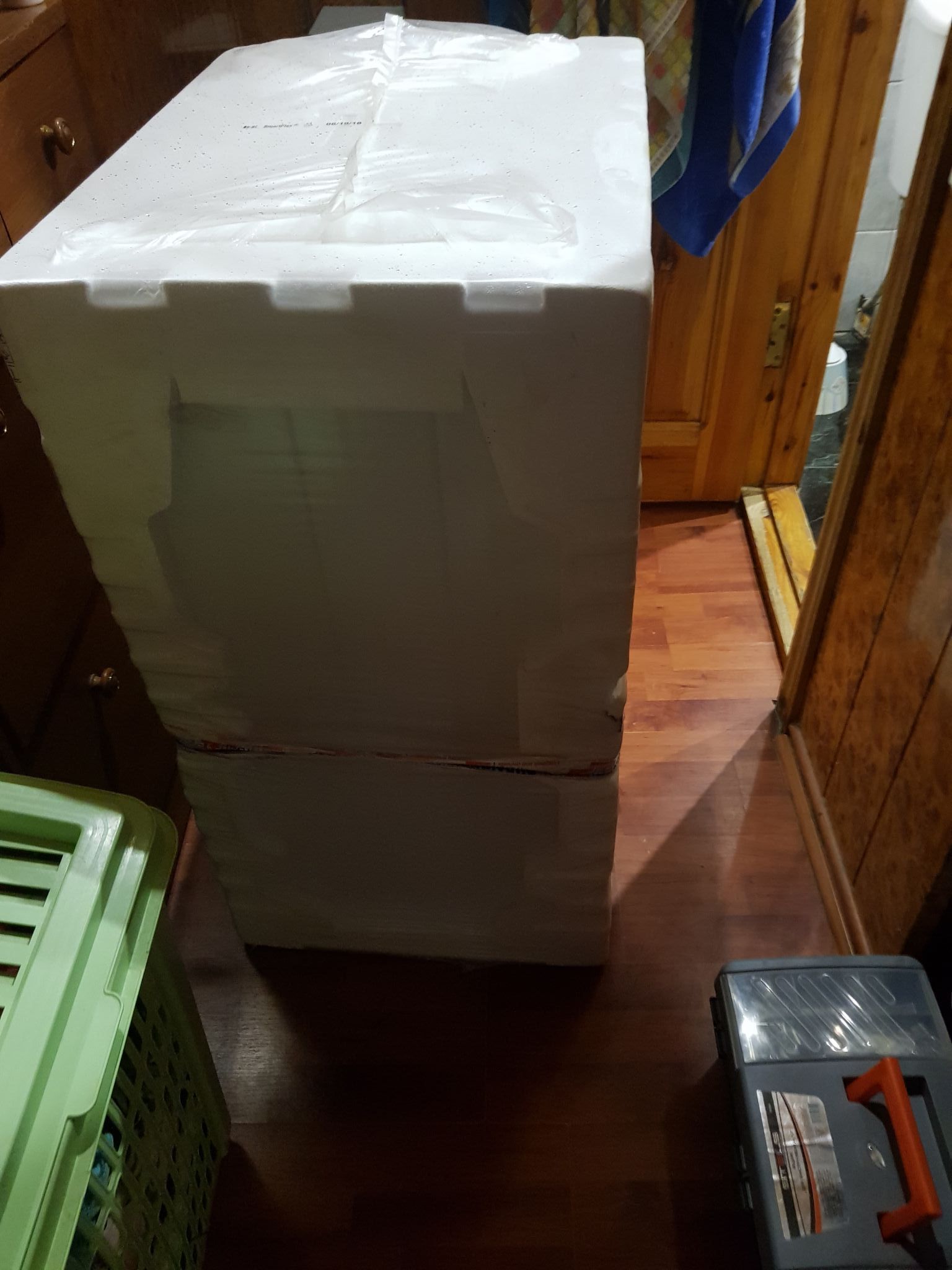 Стиральная машина Indesit IWSB 5105 869990629100 — купить по низкой ...