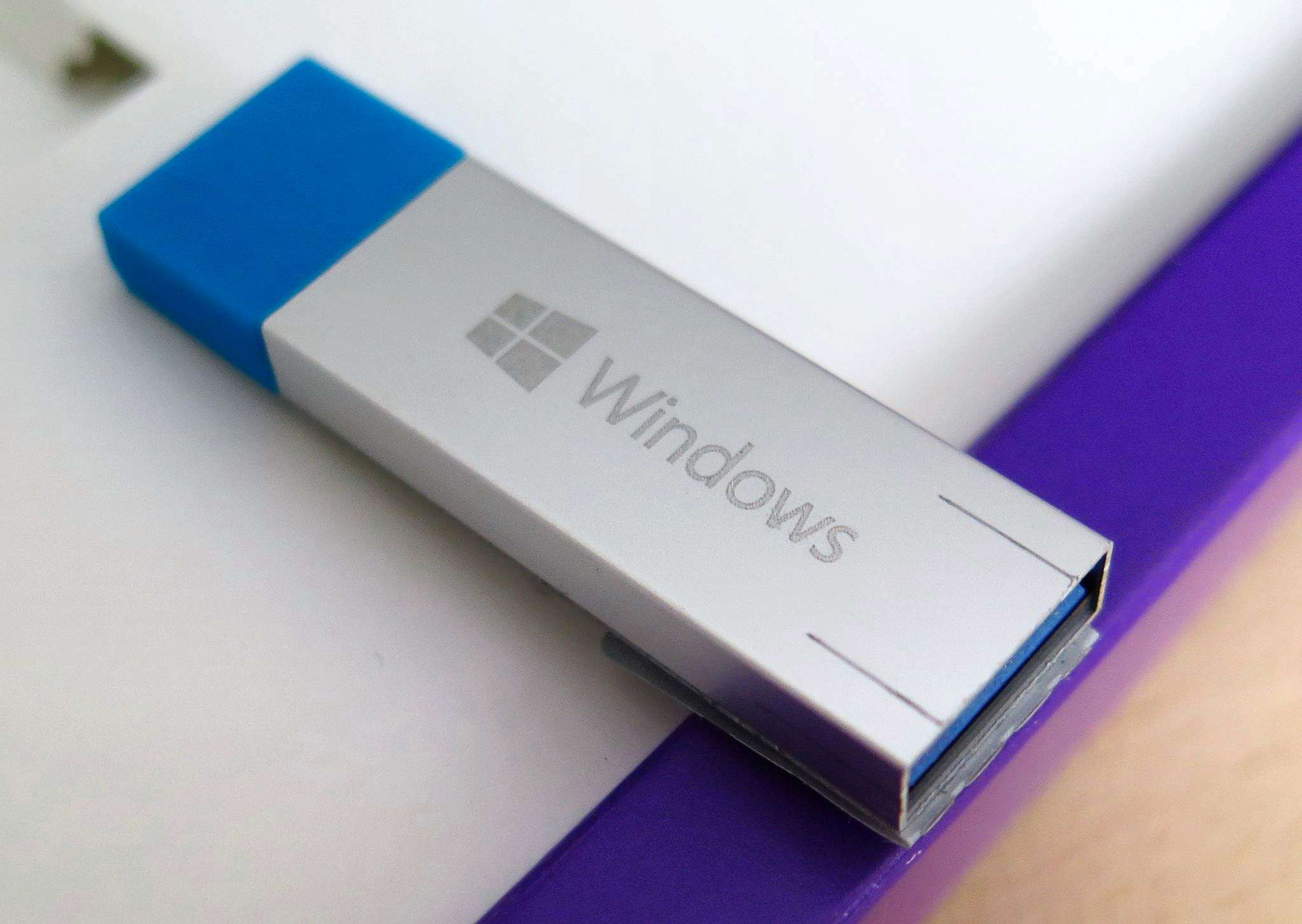 Флешка купить авито. Установочная USB флешка Windows 10. Windows 10 USB флешка. Флешка Microsoft Windows 11. Windows 10 Pro загрузочная флешка.