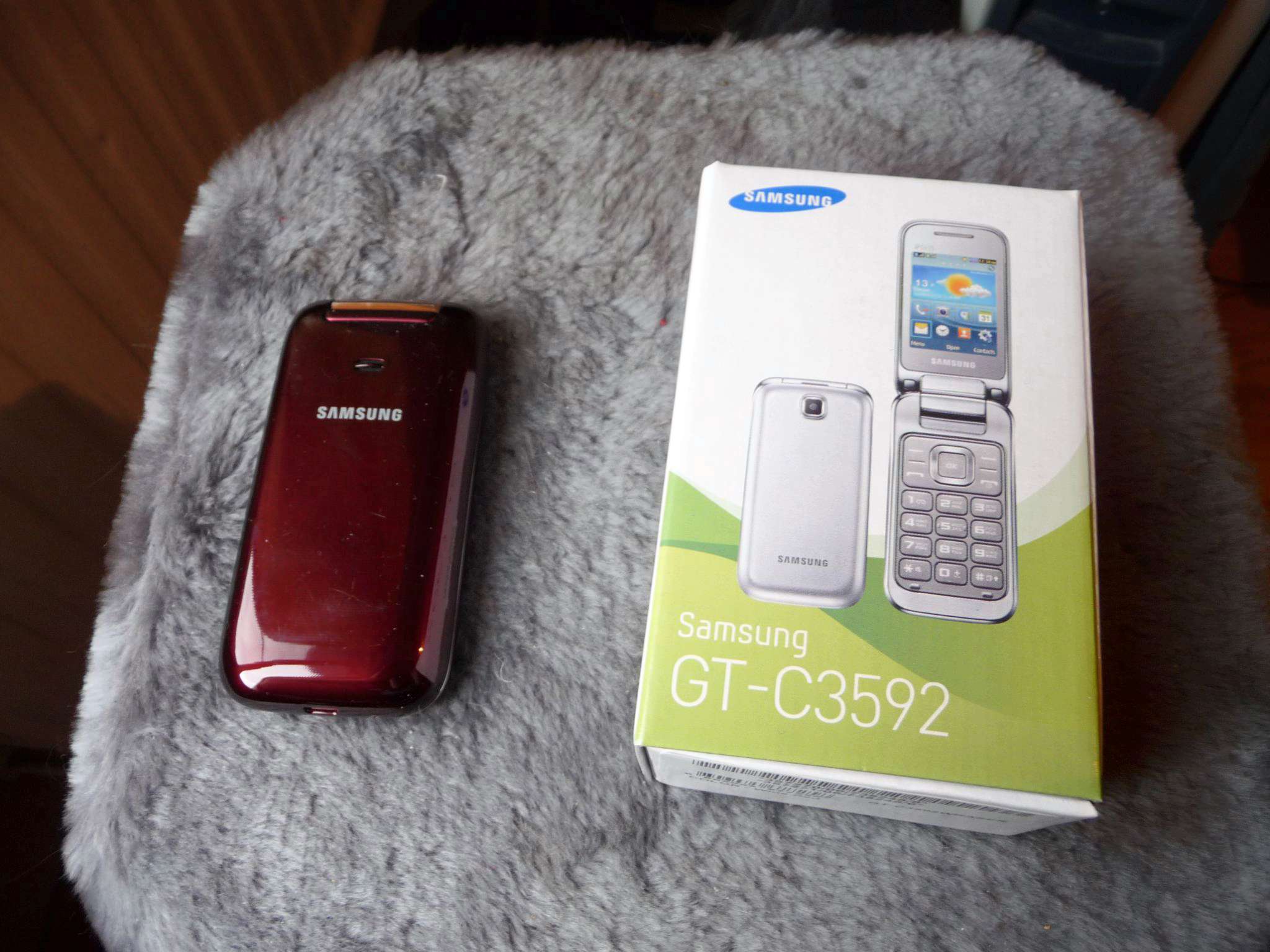 Мобильный телефон Samsung GT-C3592 Wine Red GT-C3592WRASER — купить в  интернет-магазине ОНЛАЙН ТРЕЙД.РУ