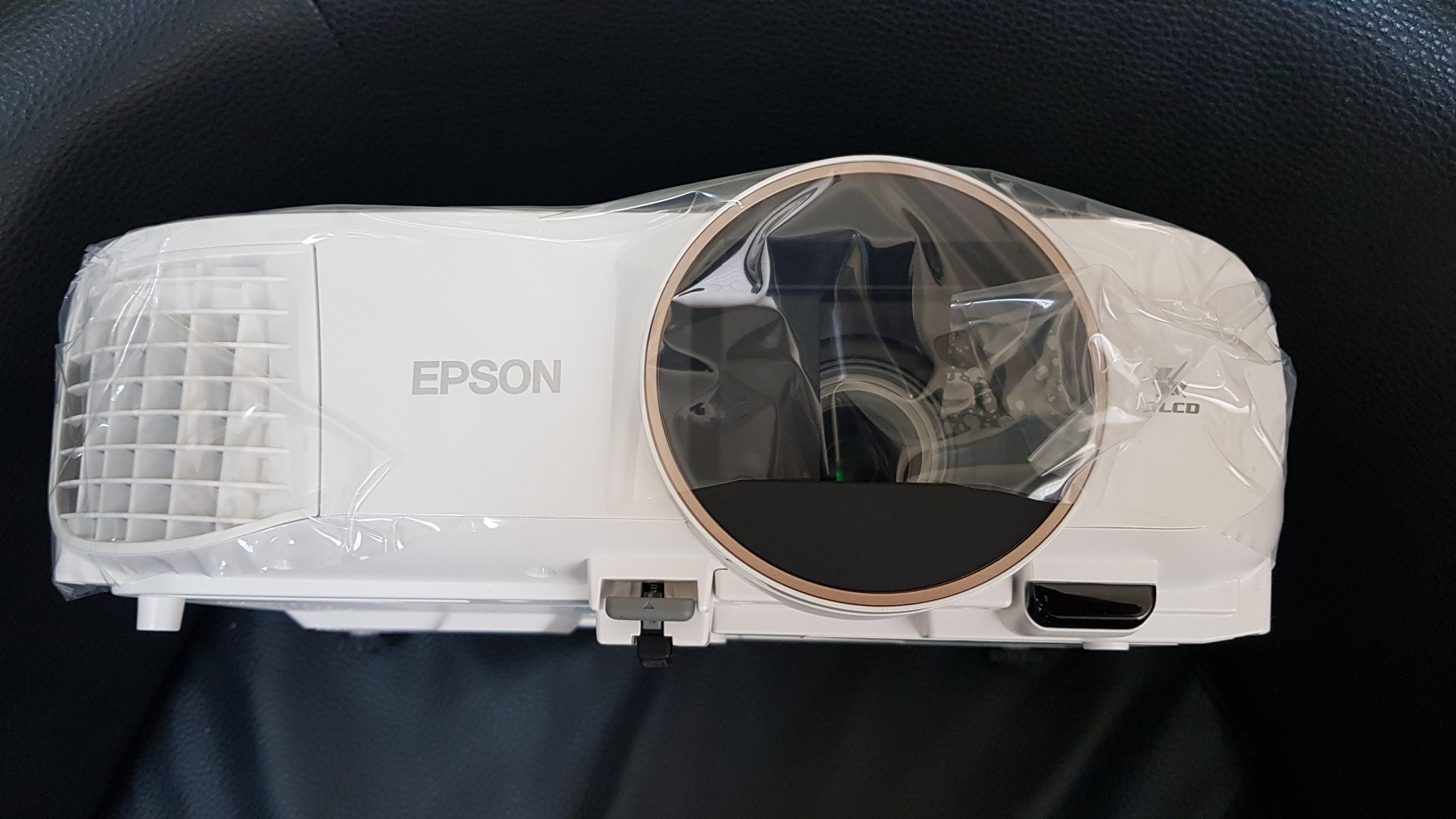 Epson eh tw5600. 1574200 Lens cap Epson eh tw6100. Epson eh TW 5650 Glasses. Epson eh TW 5650 3d Glasses. Подставка для УКФ проектора.