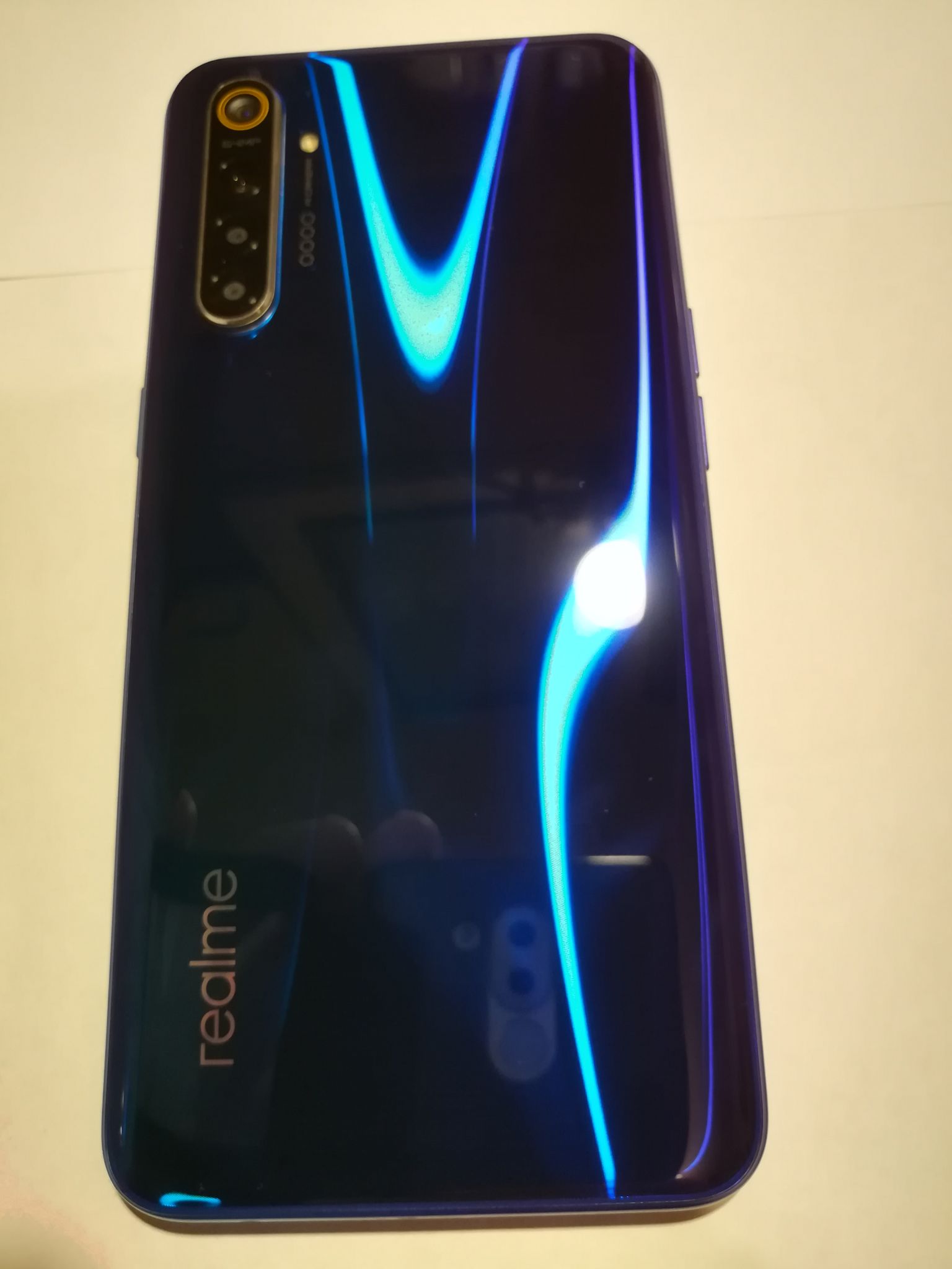 Смартфон realme XT 8/128GB Синий жемчуг 5967657 — купить по низкой цене в  интернет-магазине ОНЛАЙН ТРЕЙД.РУ