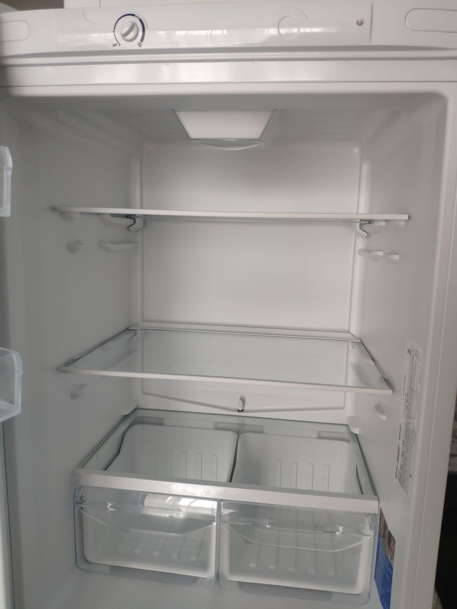 Как выглядит индезит. Холодильник Индезит ds4160. Холодильник Индезит 4160w. Холодильник Индезит 23999.