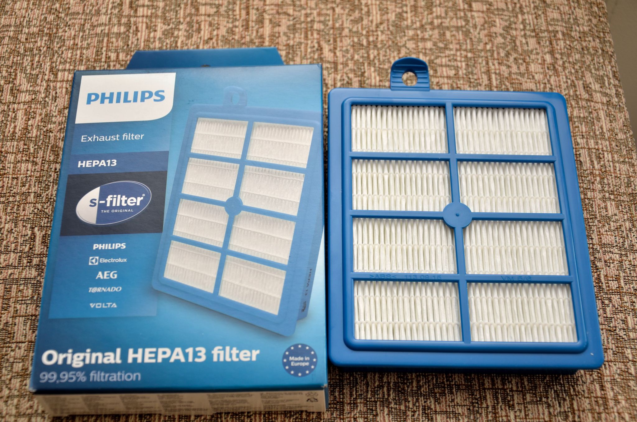 Hepa фильтр очистка. Фильтр HEPA для Филипс fc8651. Philips hepa13 fc8038/01. HEPA 13 Philips. Фильтр для пылесоса Philips fc9744.