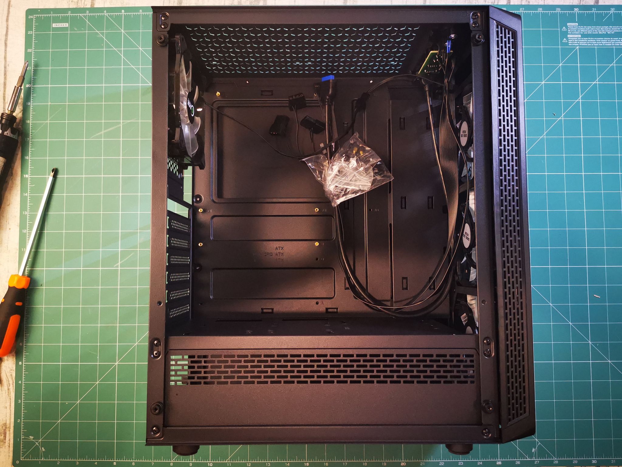 Powercase x4 mesh. Mistral x4 Mesh 4x120mm CMIXB-f4. Корпус POWERCASE Mistral x4. POWERCASE Mistral x4 Mesh. Power Case Mistral x4 Mesh.