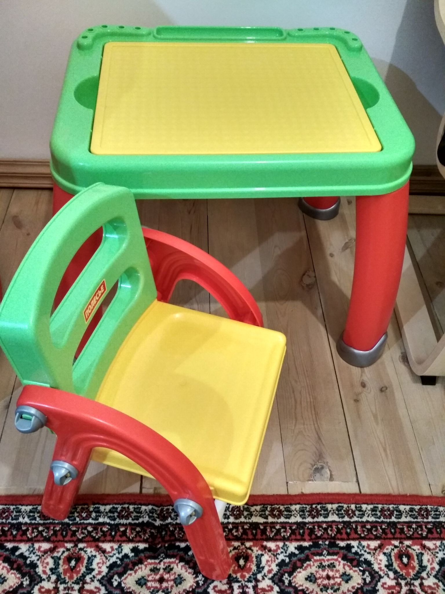 Набор детской мебели Полесье №2 стол и стул, зеленый/красный