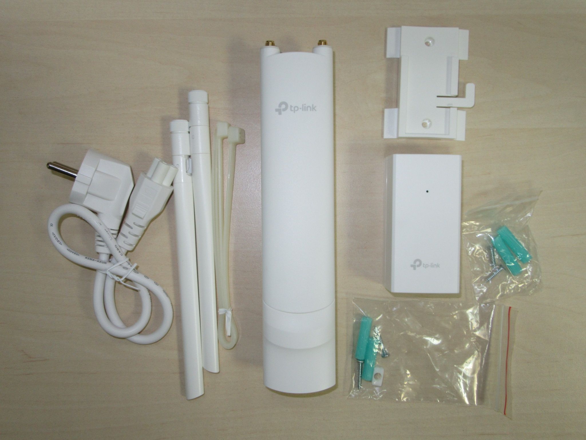 Eap650 outdoor. TP-link eap110. TP-link eap110-Outdoor. TP-link eap110 комплектация. TP-link eap110-Outdoor v3.