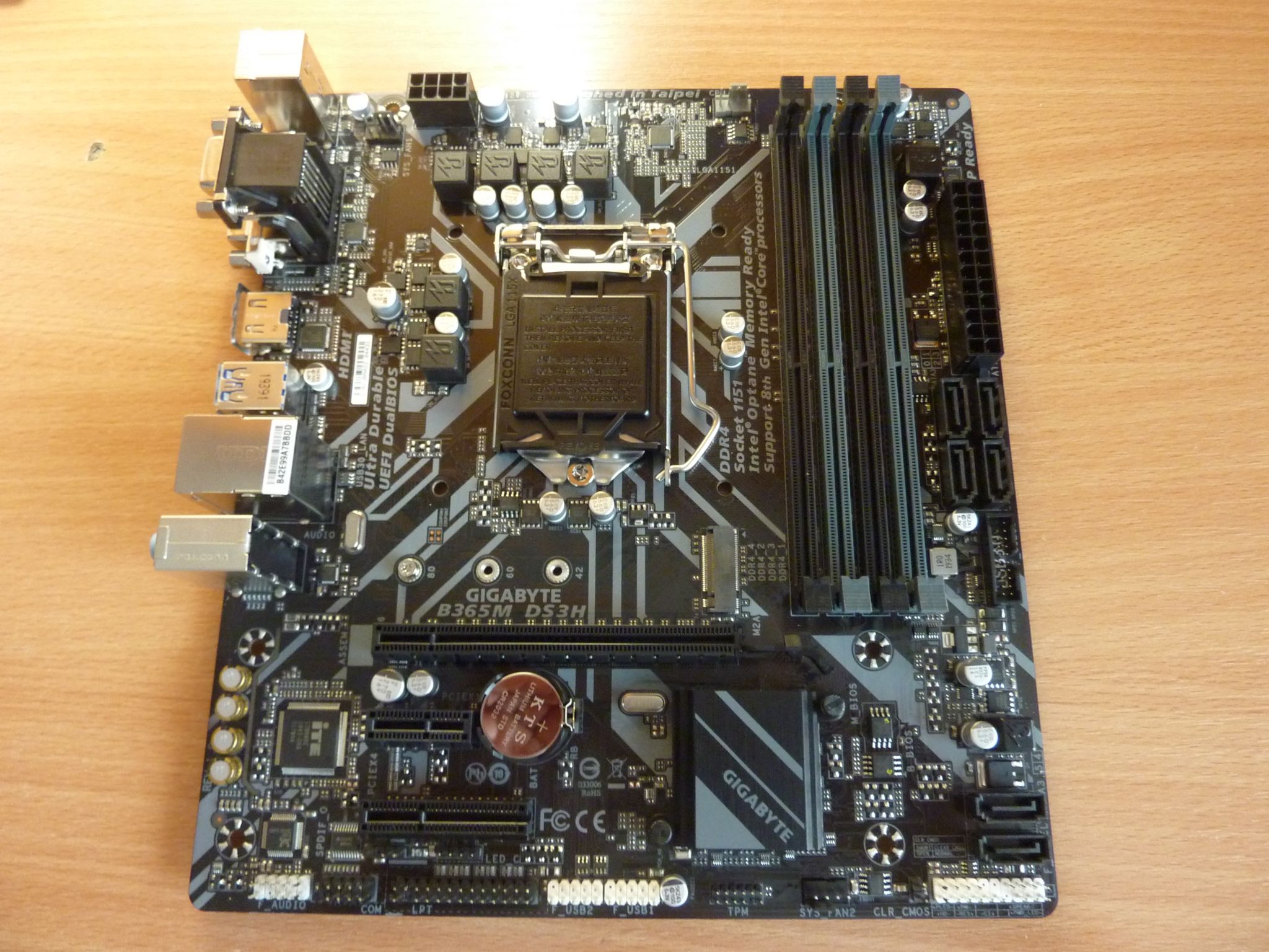 Плата gigabyte b560m h. Материнская плата Gigabyte b365m ds3h. Материнская плата Gigabyte 1151. Gigabyte LGA 1151 материнская плата. Материнская плата 1151 гигабайт.