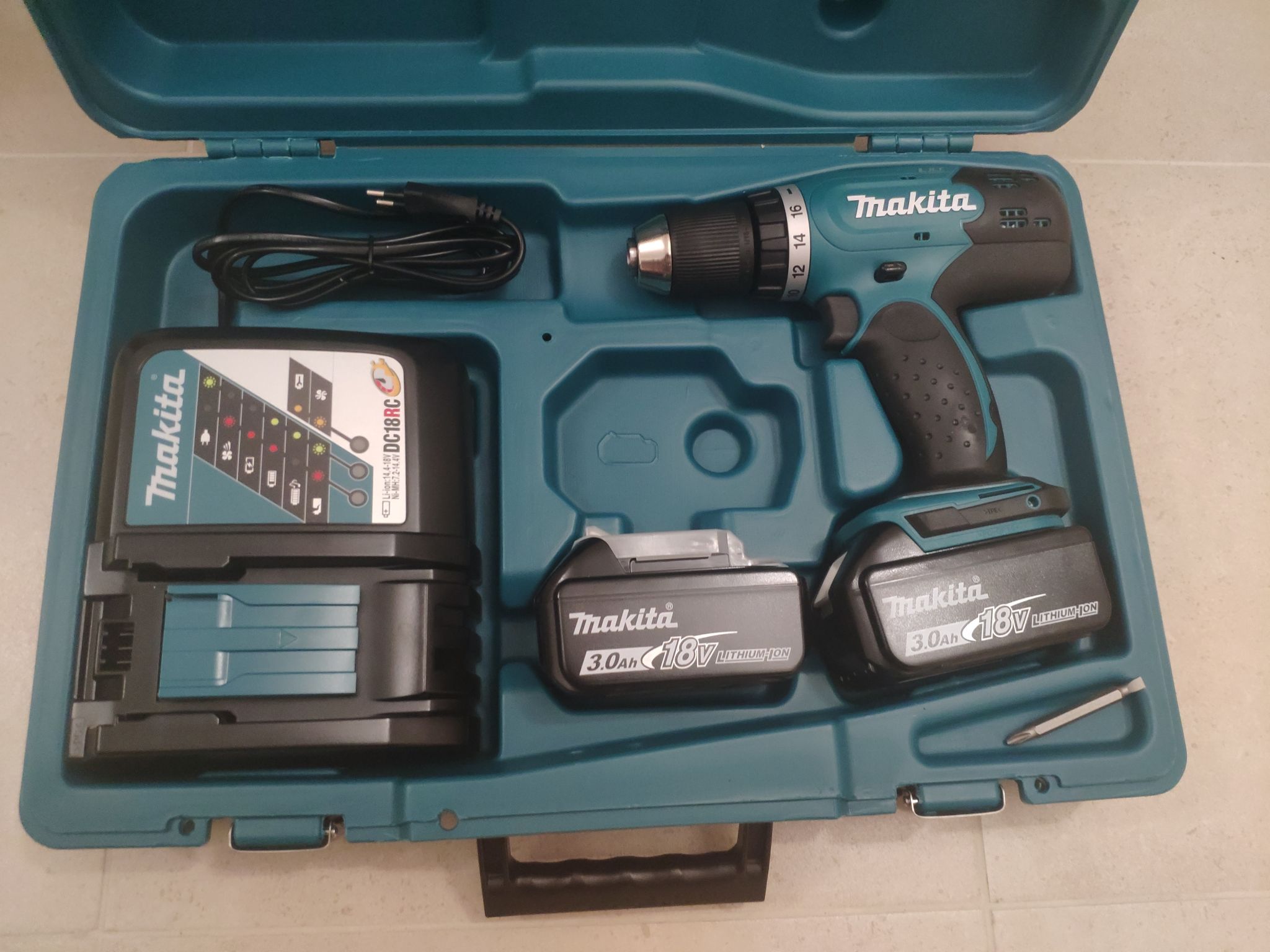 Макита ddf453. Аккумуляторная дрель-шуруповерт Makita ddf453sye. Шуруповерт Макита ddf453. Шуруповерт Макита ддф 453. Шуруповерт Макита ddf453 RFE.