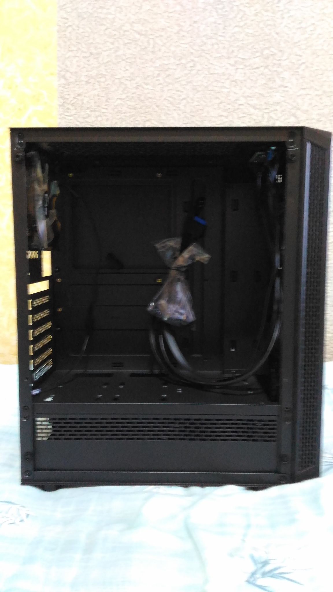 Корпус powercase x4 mesh. POWERCASE Mistral x4 Mesh 4x120mm CMIXB-f4. POWERCASE Mistral x4 Mesh. POWERCASE Mistral x4 Mesh фото. Корпус POWERCASE CMIXB-f4
