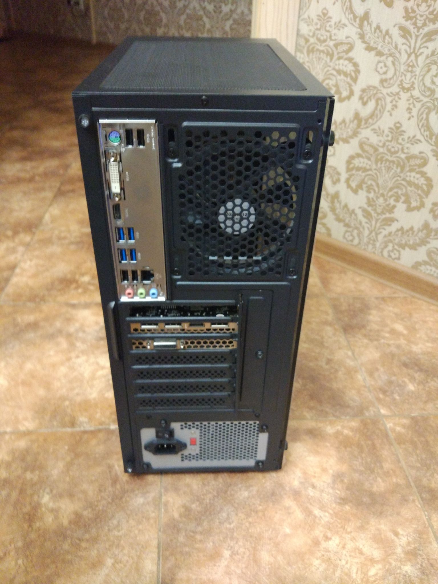 Корпус Powercase Mistral Z4 Mesh LED, черный (CMIZB-L4) — купить по ...