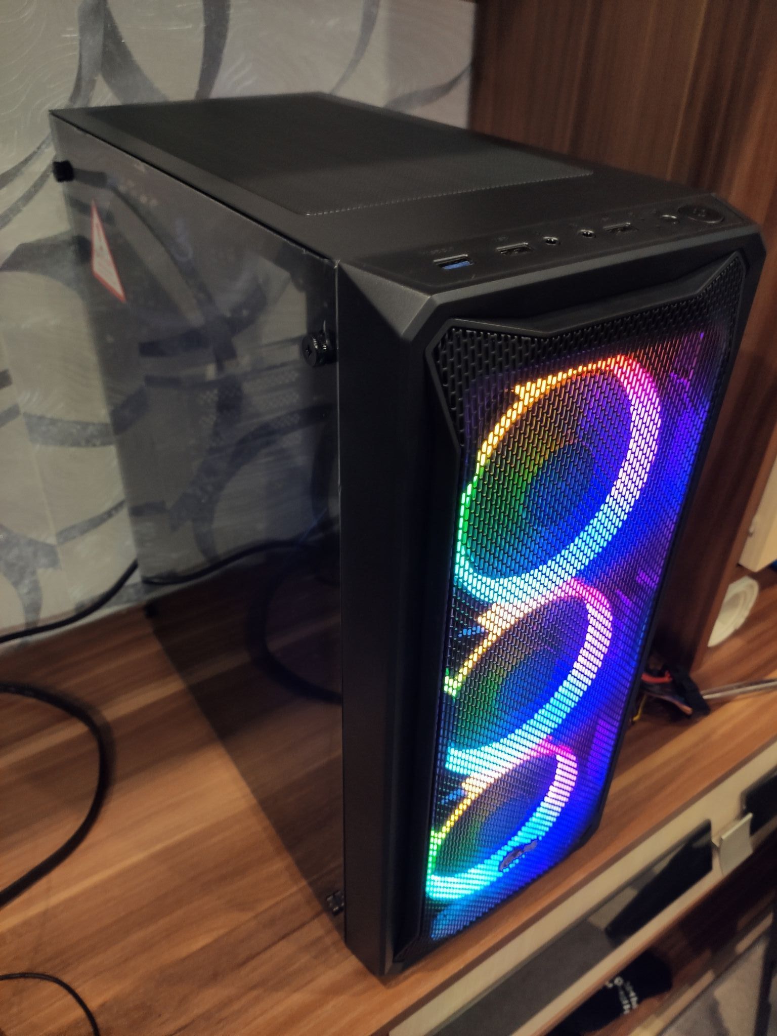 Powercase pb500. Корпус POWERCASE Mistral z4с Mesh. Корпус POWERCASE Mistral z4 Mesh RGB. POWERCASE Mistral z4 Mesh led. Корпус POWERCASE Mistral x4 Mesh led.