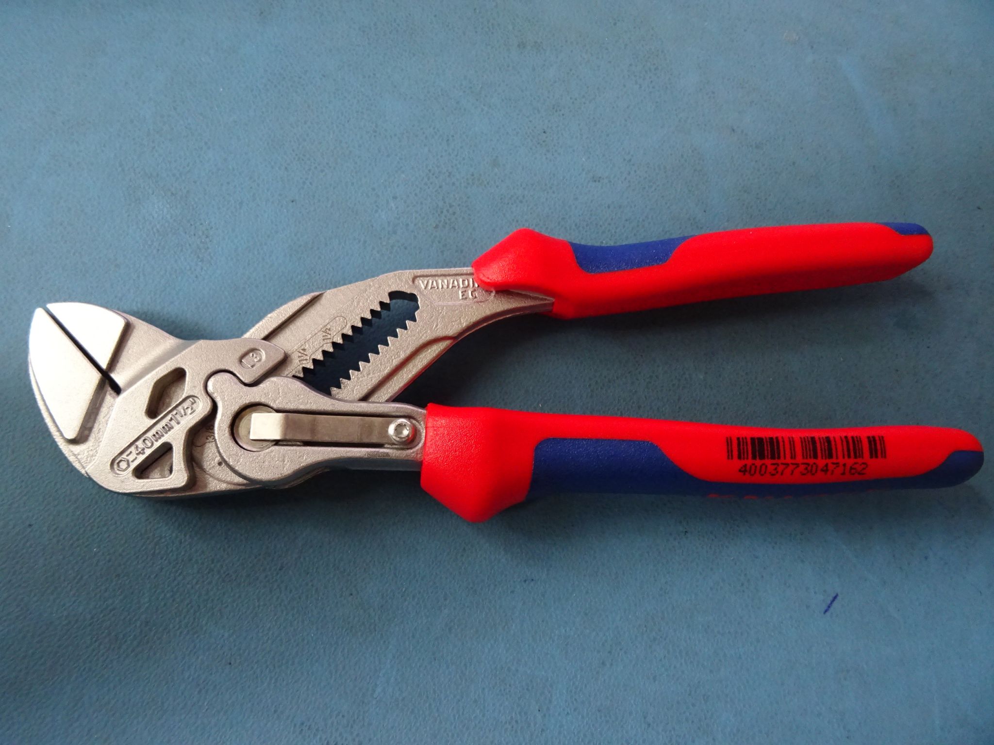 Купить клещи переставные-гаечный ключ Knipex 8605180, 180мм, хромированные KN-86