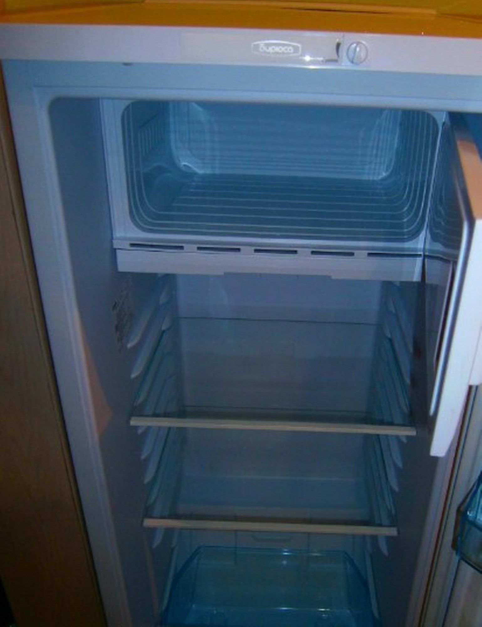 Холодильник бирюса 110 купить. Холодильник Бирюса м 110. Холодильник Бирюса б-110. Холодильник Бирюса r110cмa ().
