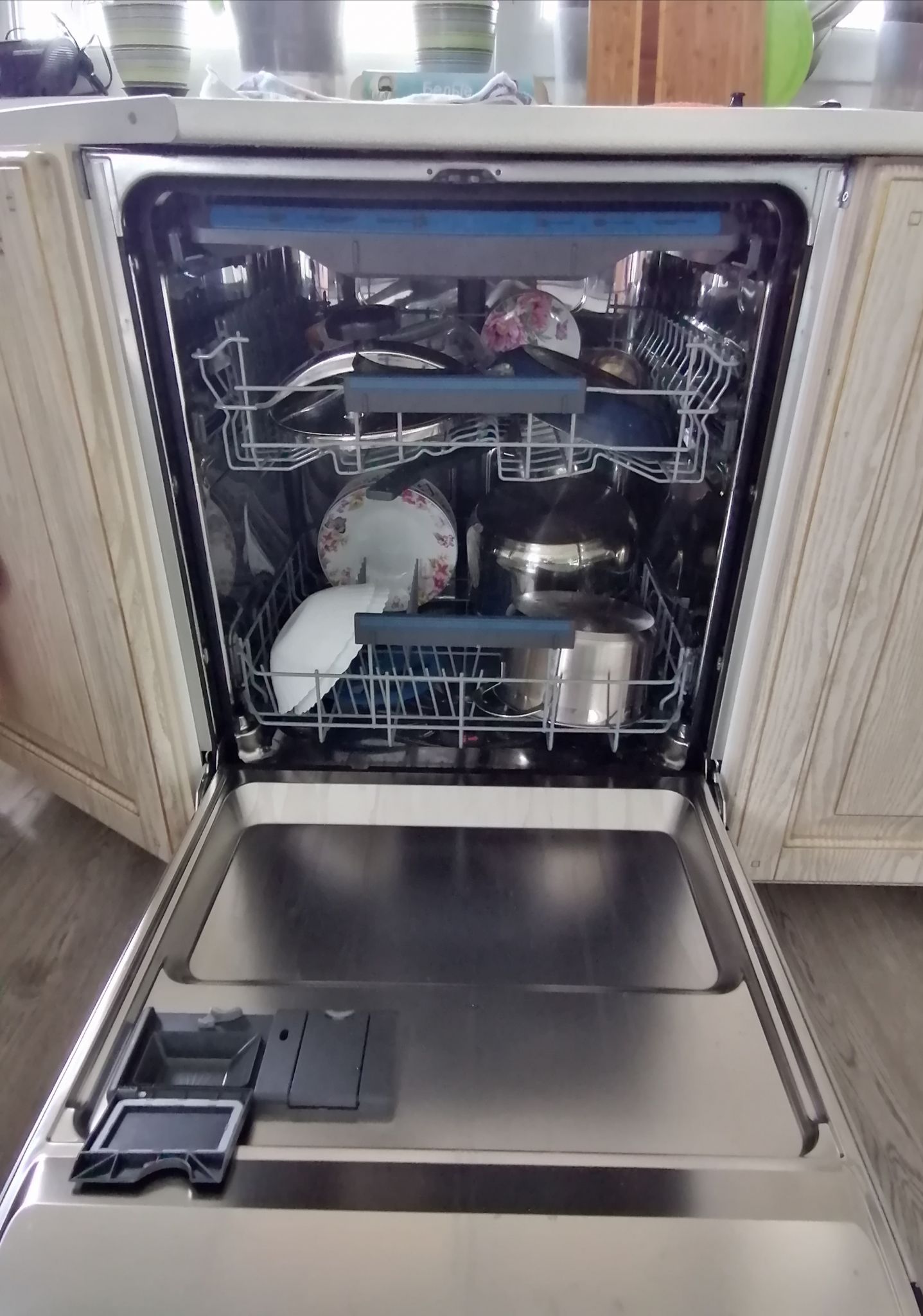 Встраиваемая посудомоечная машина Electrolux ees 948300 l