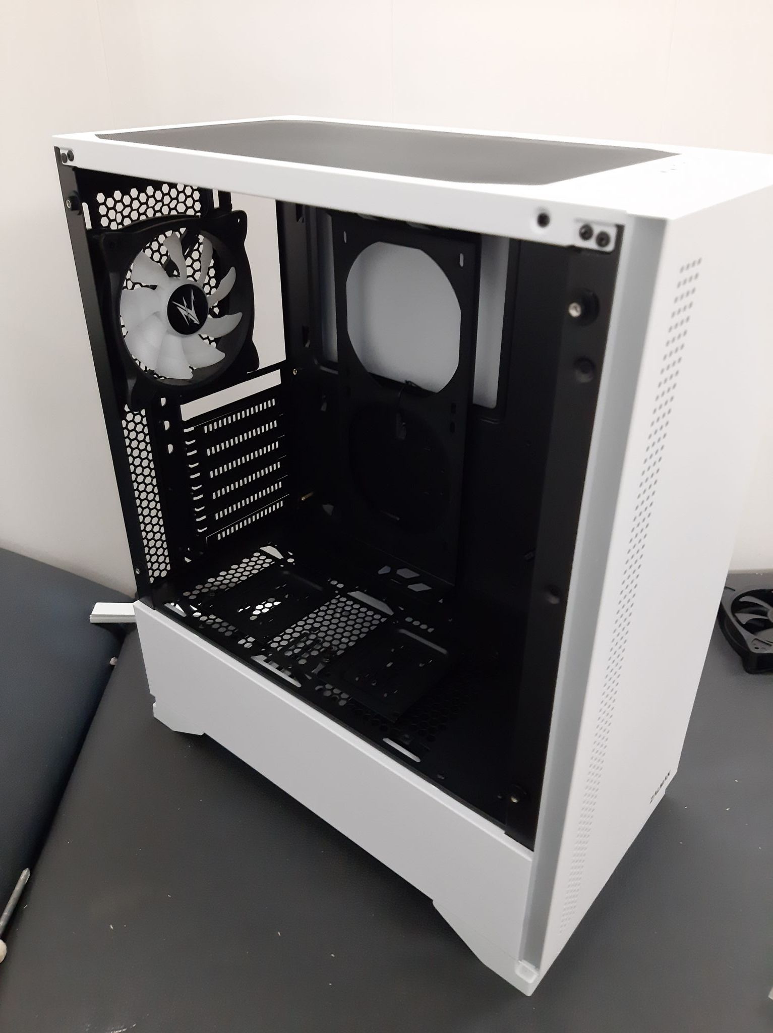 Zalman white. Zalman s5 White. Корпус Zalman s5 белый. Корпус ATX Zalman s5. Корпус Zalman s5 Black.