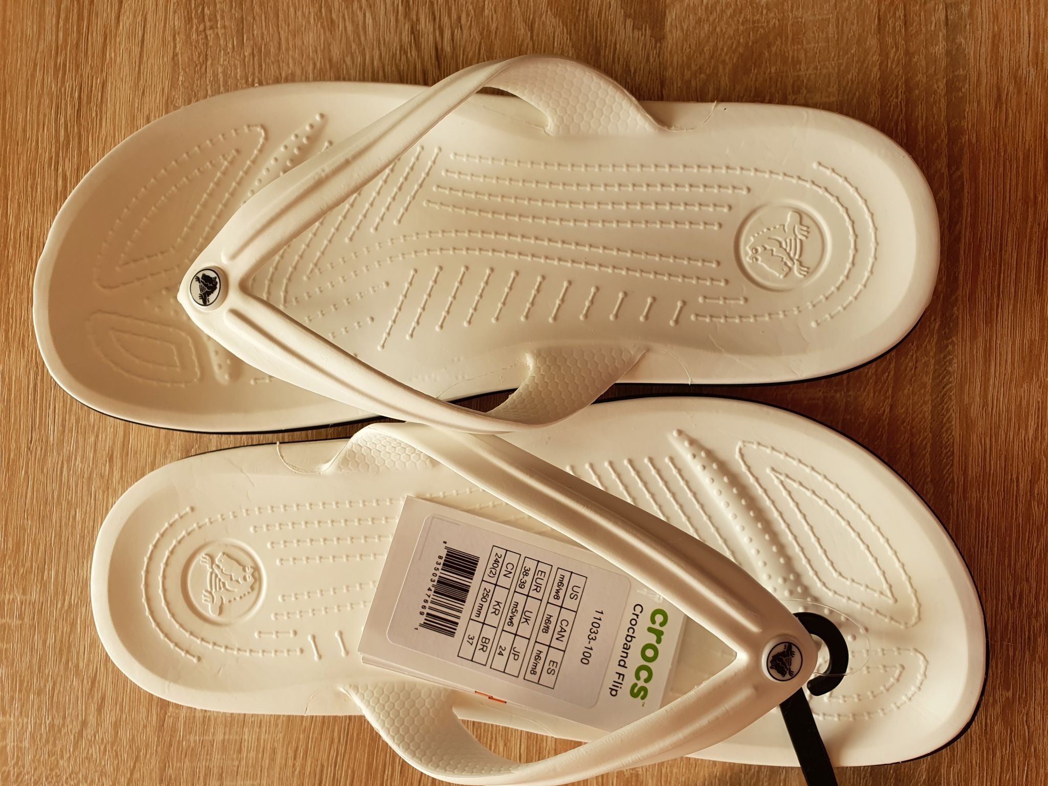 Crocs 11033 100 M6W8 38 39