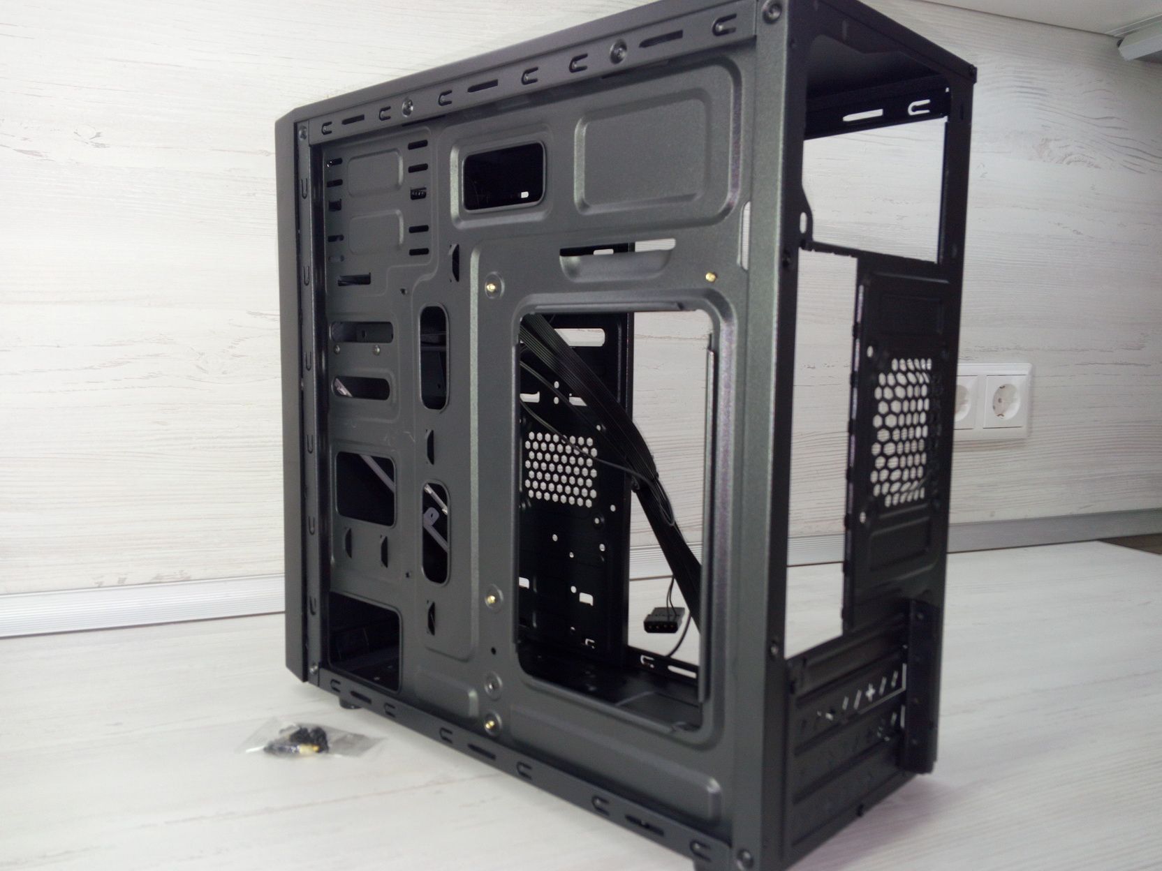 Ginzzu rgb. Корпус Ginzzu d400. Корпус Ginzzu d400 RGB. Ginzzu d400 RGB W/O PSU. Корпус Ginzzu a250 Window.