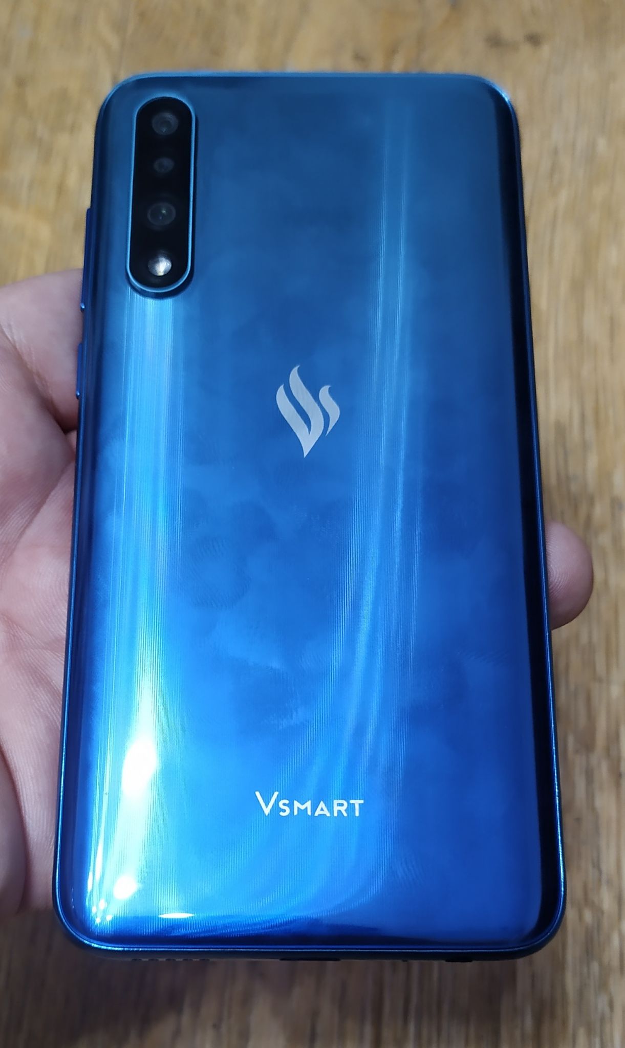 Смартфон Vsmart LIVE 4/64GB, Ocean Blue FV620AEBUDRUS — купить в  интернет-магазине ОНЛАЙН ТРЕЙД.РУ