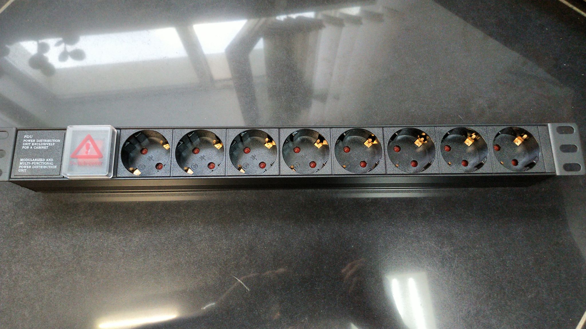 Блок розеток ExeGate ServerPro PDU-19H801 8шт, 1U, 19 EX280840RUS ...