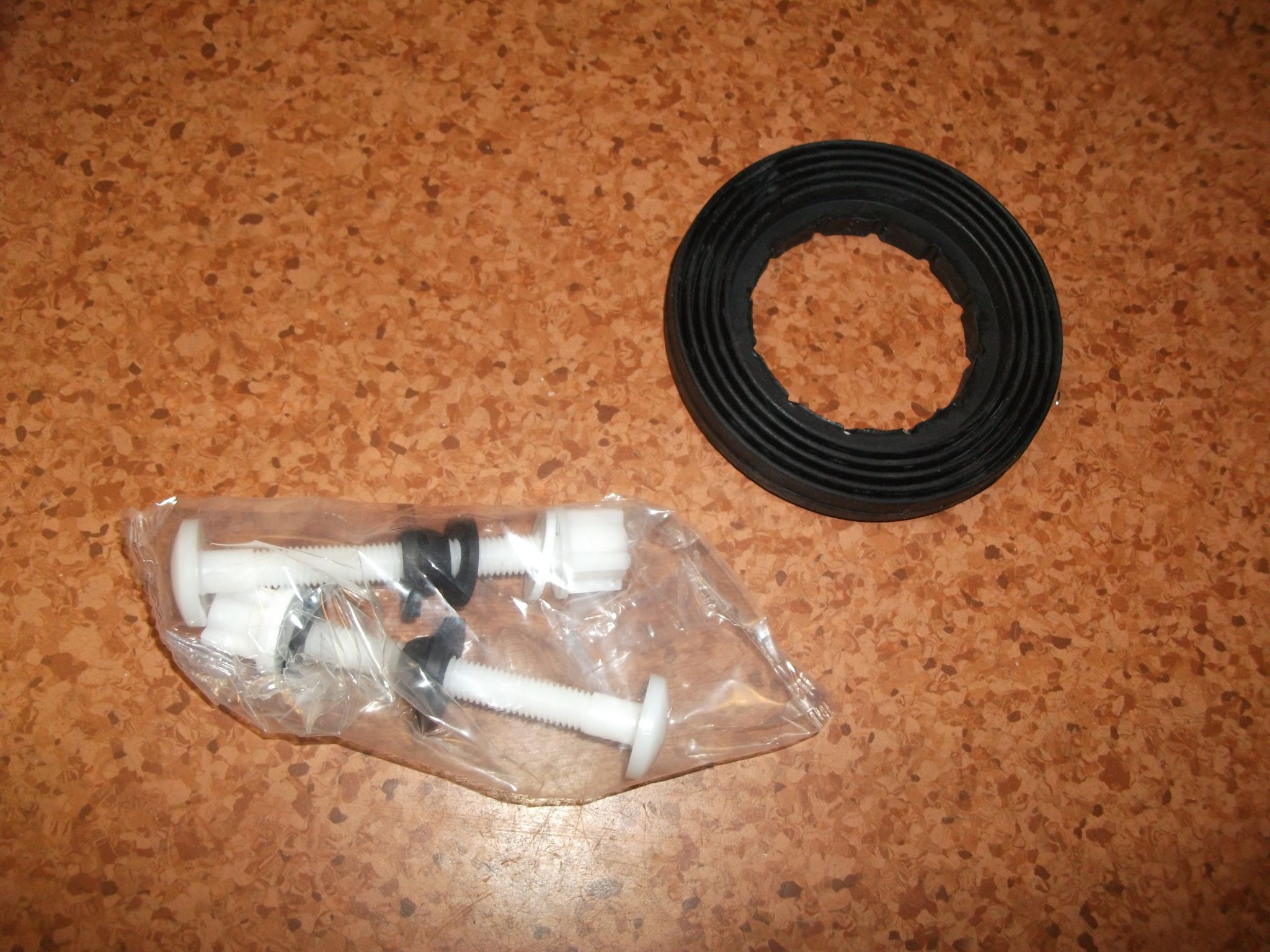 Арматура IDDIS F012400-0004 одноуровневая с нижним подводом воды (тип А ...