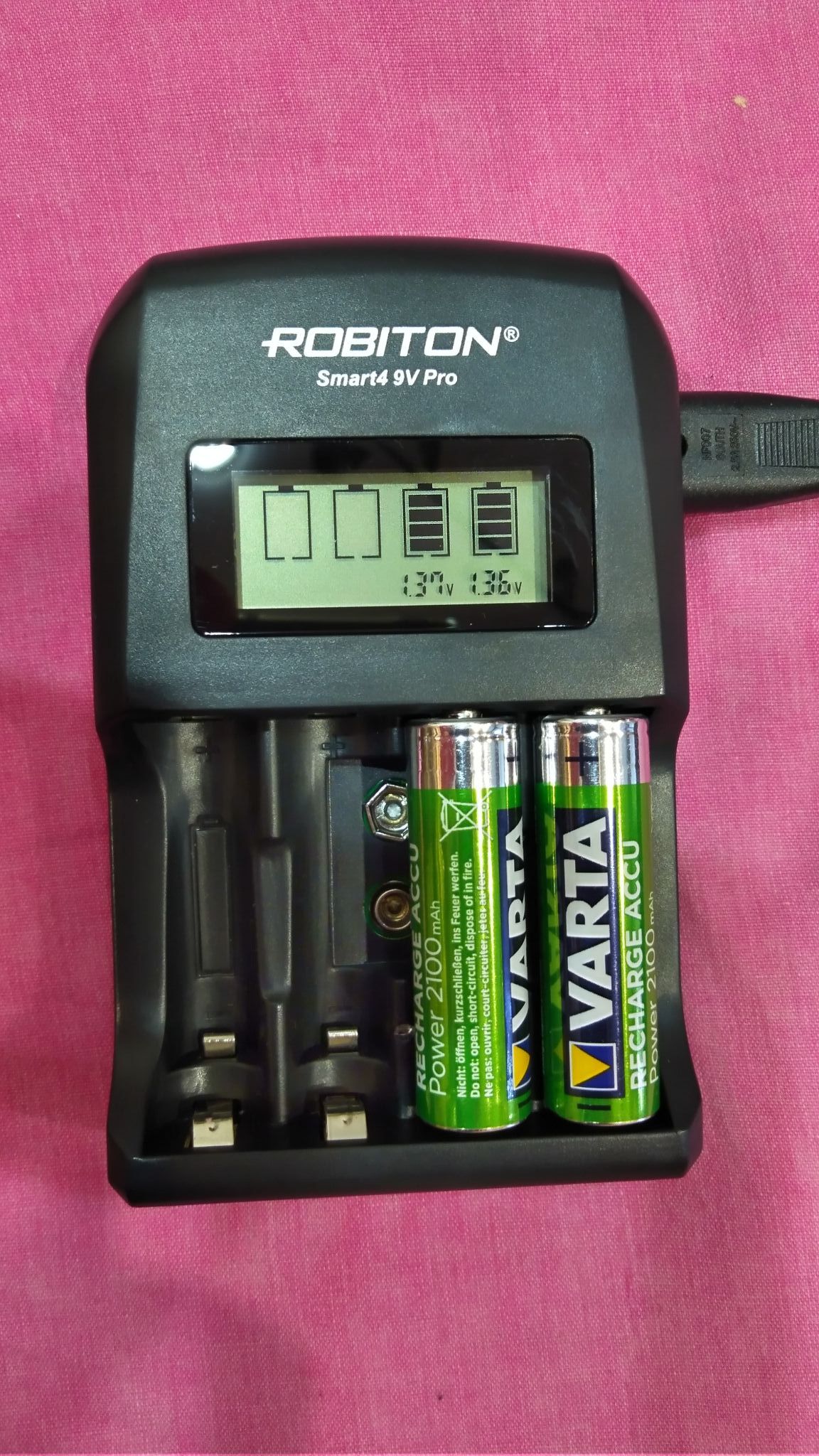 Купить Зарядное устройство Robiton Smart 4 9V Pro в интернет-магазине ...