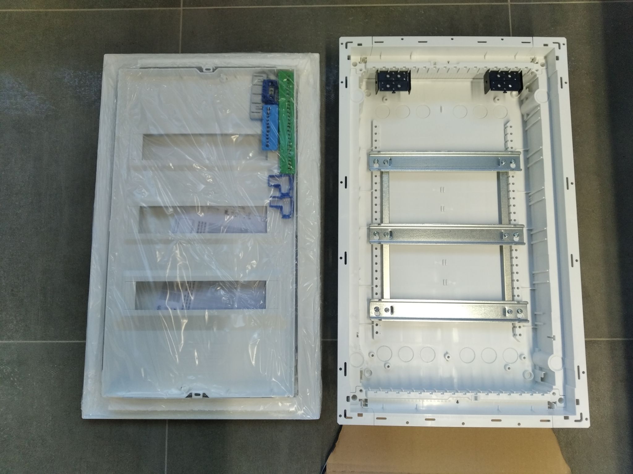 Шкаф внутреннего монтажа авв на 36м 3x12 с самозажимными n pe uk630p3ru