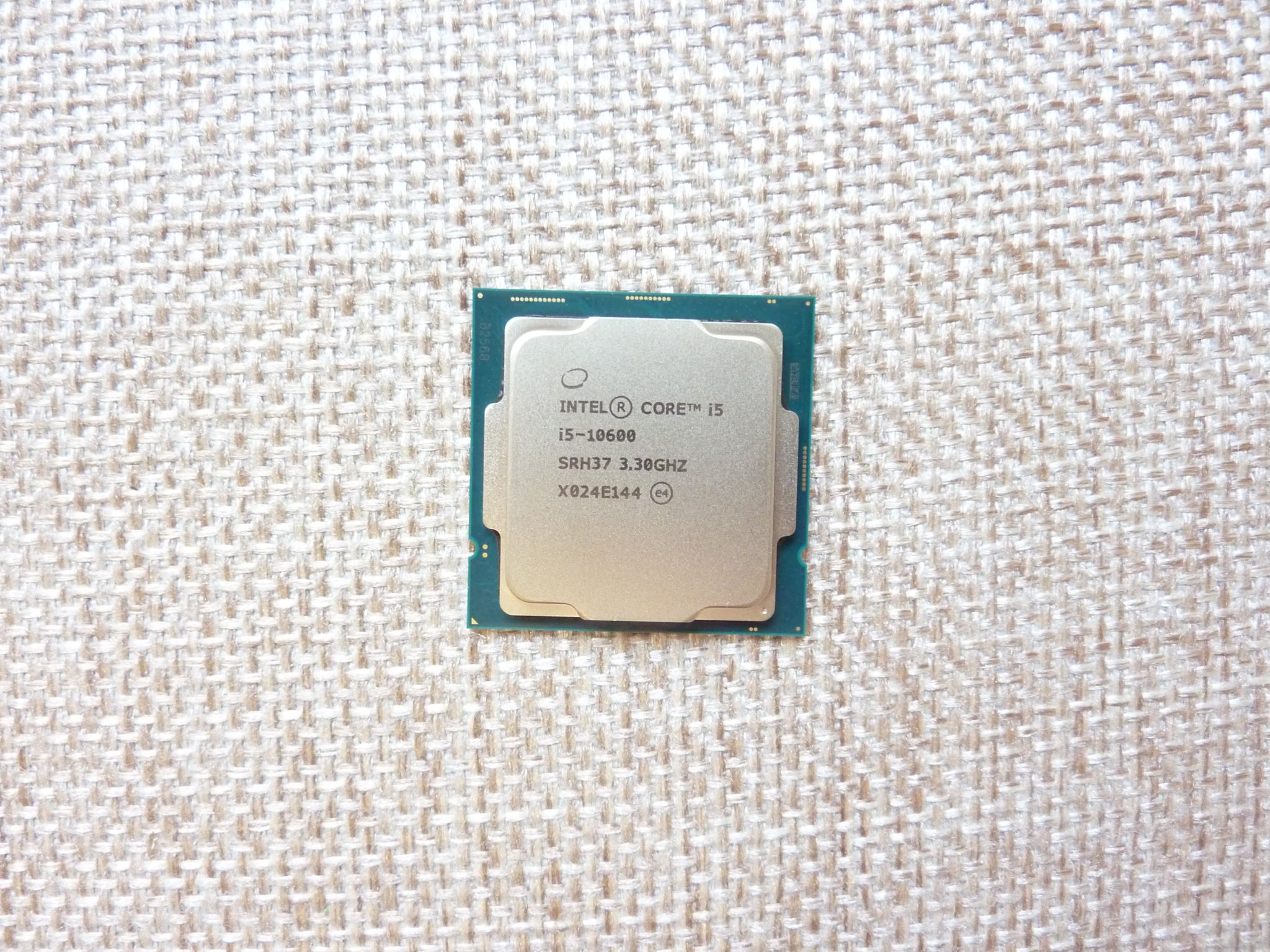 12600kf характеристики. Процессор Intel Core i3-10100f OEM. Процессор Intel Core i5-11600kf OEM. Процессор Intel Core i3-10105 OEM. Intel Core i5-10600k.