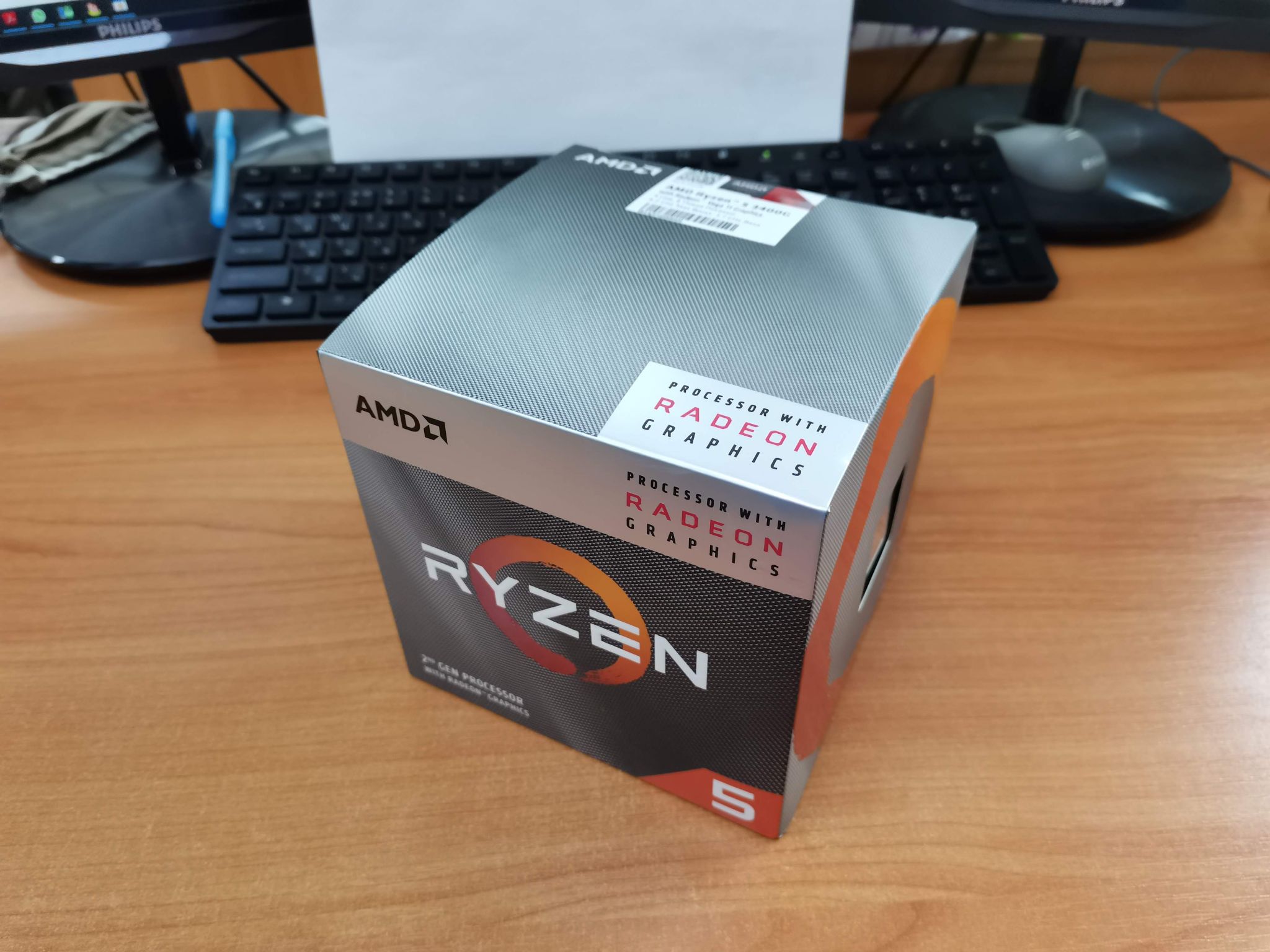 5 3400g купить. Ryzen 5 3400g. AMD Ryzen 5 3400g OEM. Ryzen 5 3400g коробка. Процессор АМД райзен 5 3400g.
