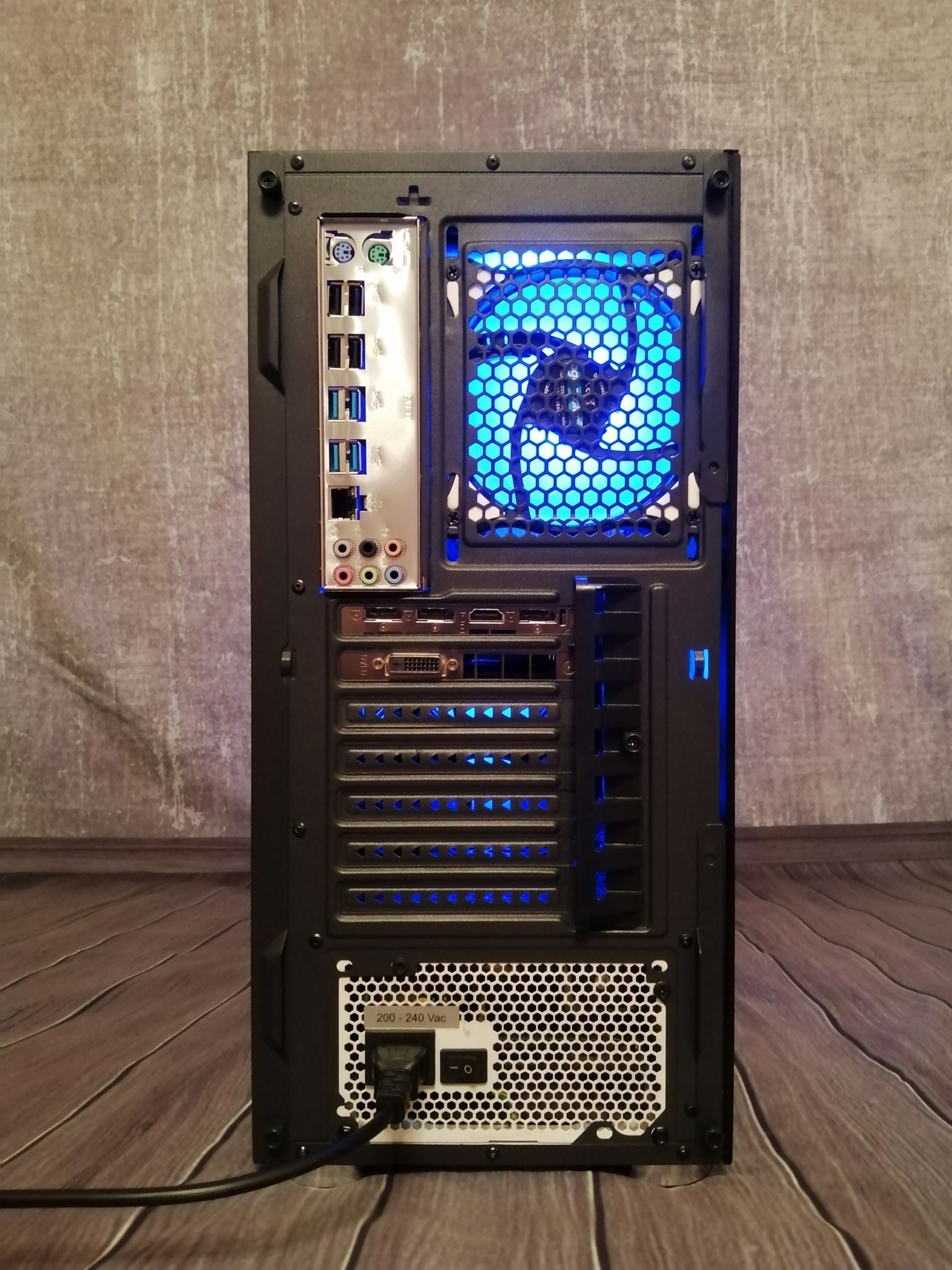 Корпус Ginzzu CL190 — купить в интернет-магазине ОНЛАЙН ТРЕЙД.РУ