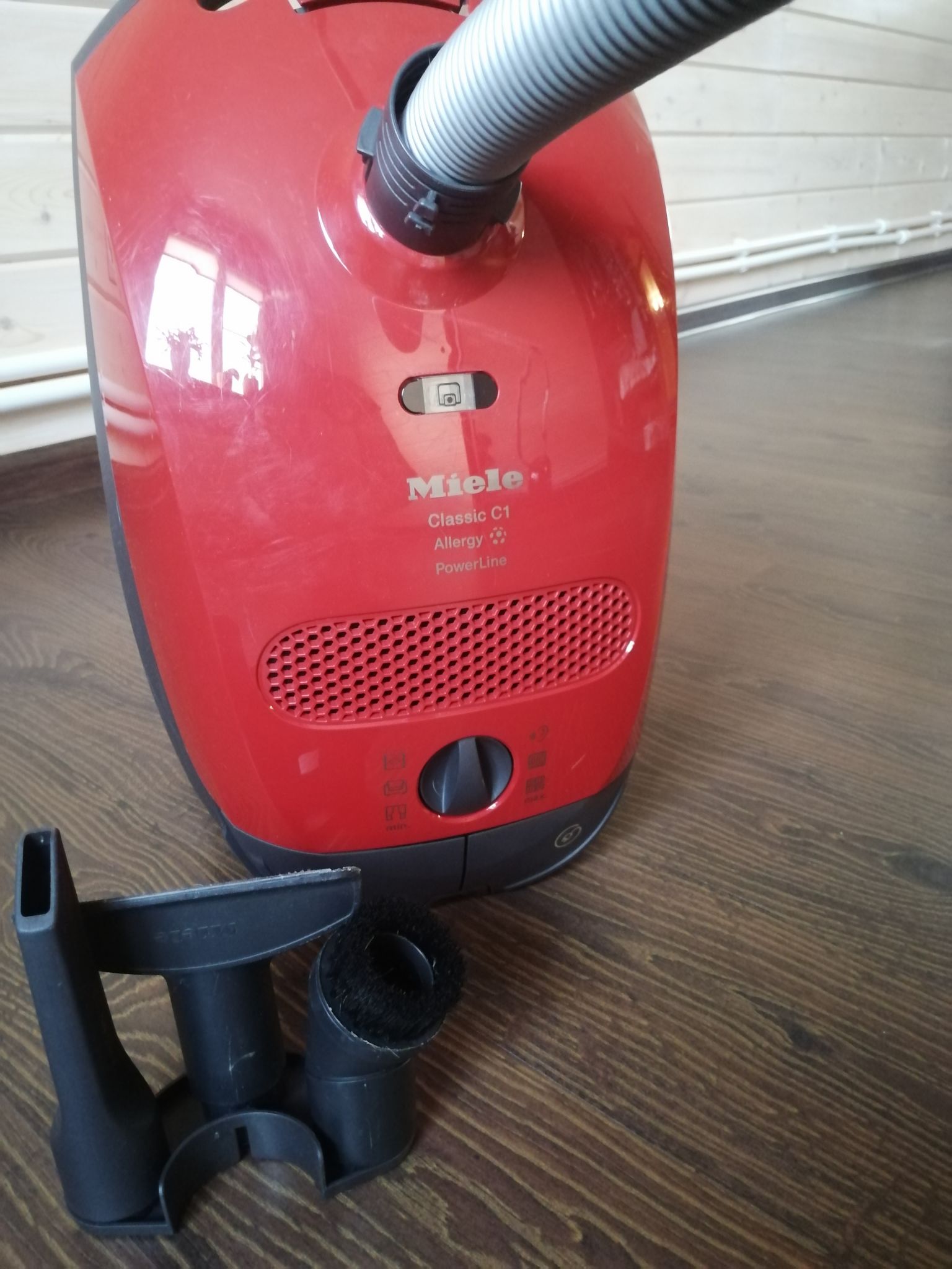 Miele Compact C2 Allergy Bagged Cylinder Vacuum Cleaner (Manufacturer  Refurbished) - Yellow | Buy from Atlantic Electronics – Atlantic Electrics